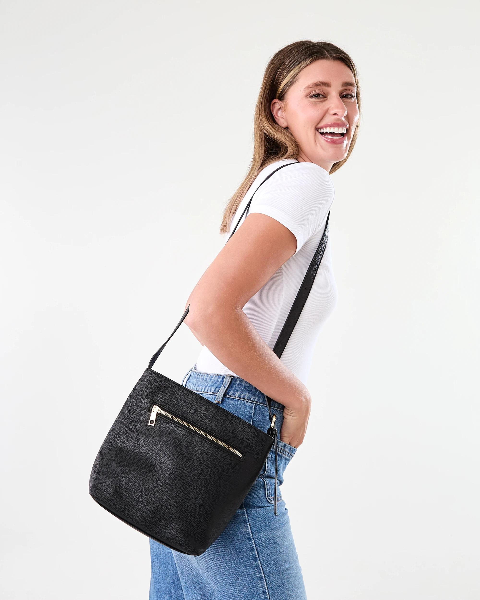 5 Messenger Crossbody Bag Black, 5 of 6