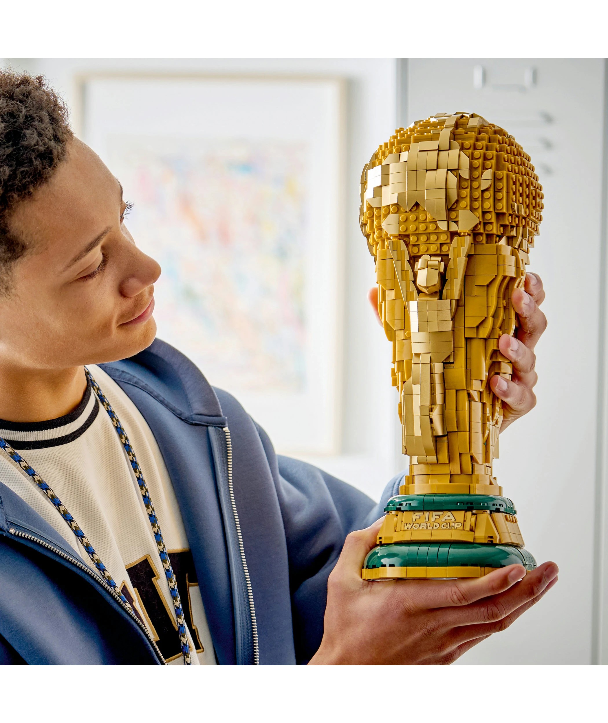 8 LEGO Editions Football FIFA World Cup Official Trophy 43020, 8 of 10