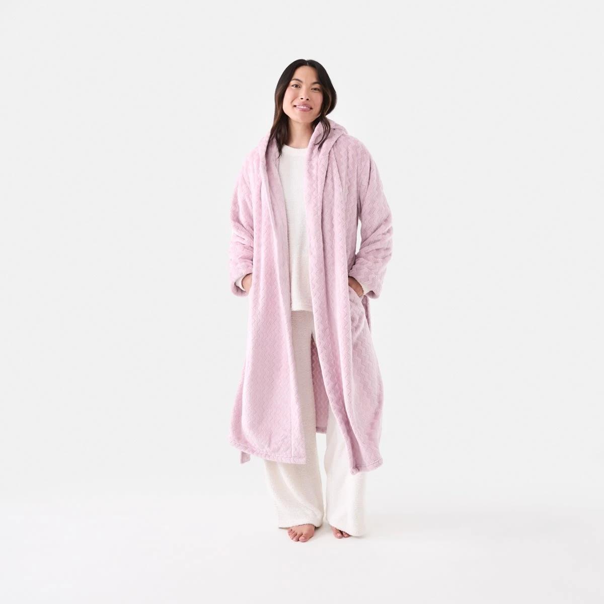 1 Textured Hood Gown Sier Pink, 1 of 7