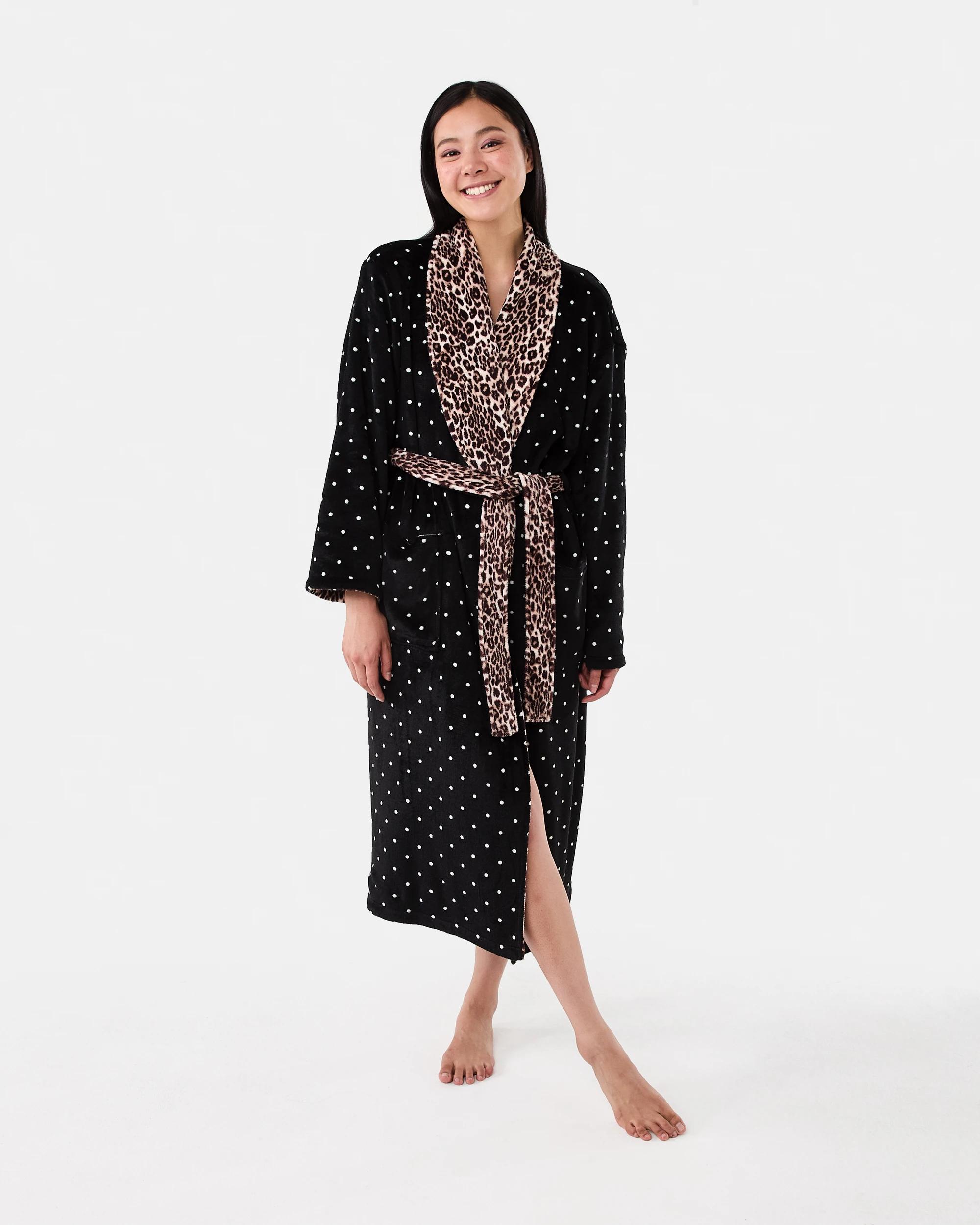 2 Reversible Printed Gown Leo Spot, 2 of 9