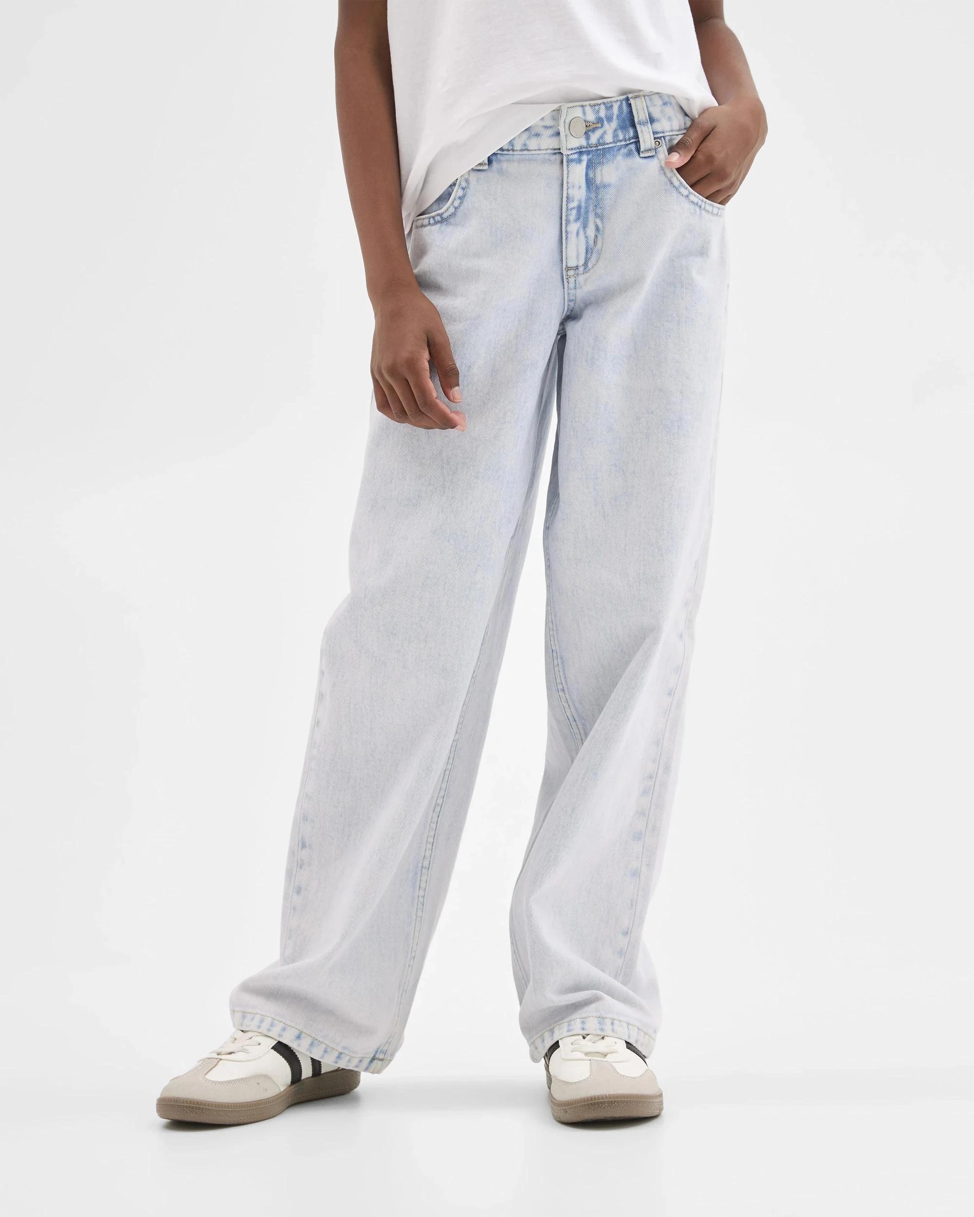1 Target Wide Leg Denim Jeans LIGHT WASH, 1 of 8