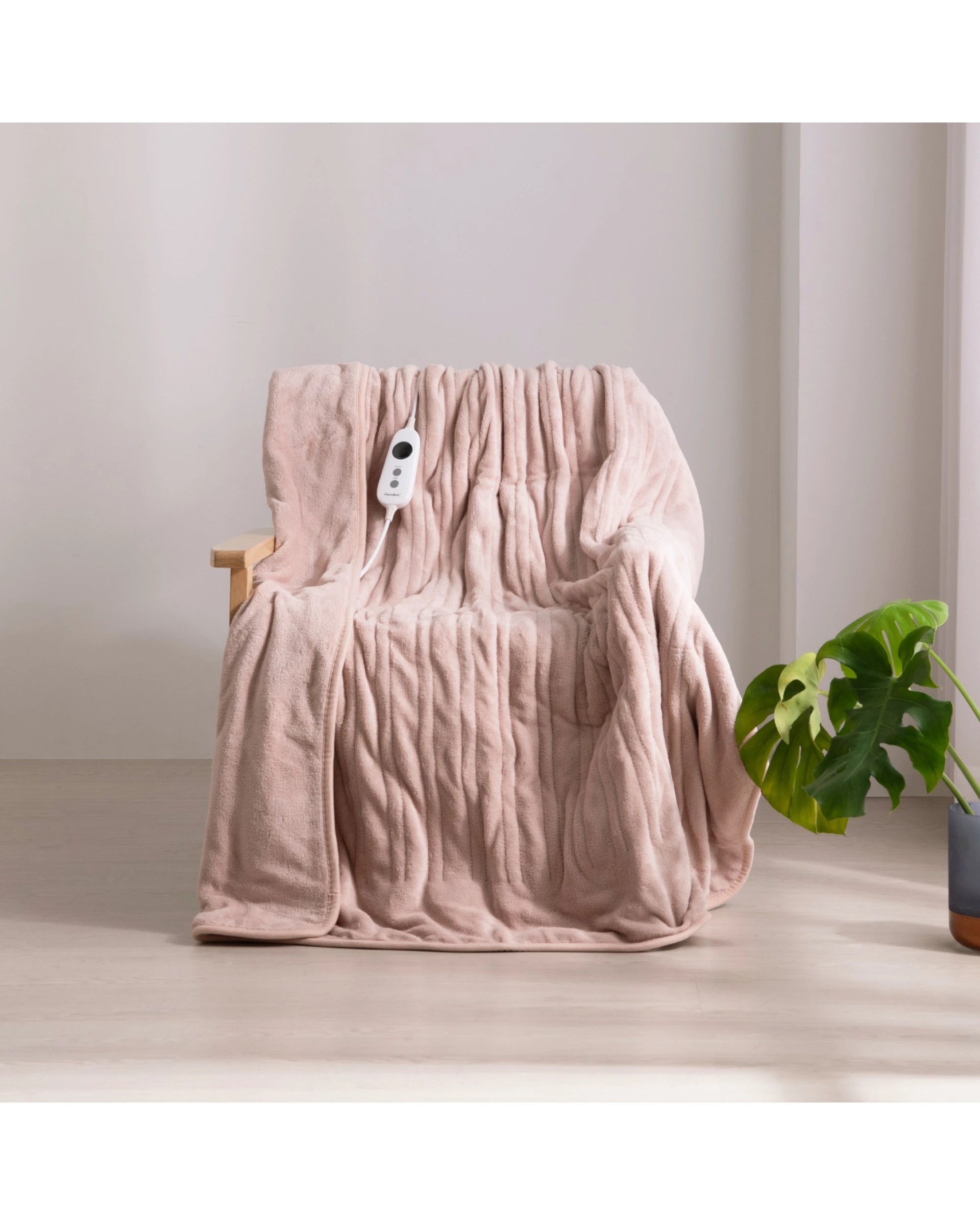 1 Dreamaker Kingston Coral Fleece Electric Heated Throw Blanket 130x160cm - Blush, 1 of 6