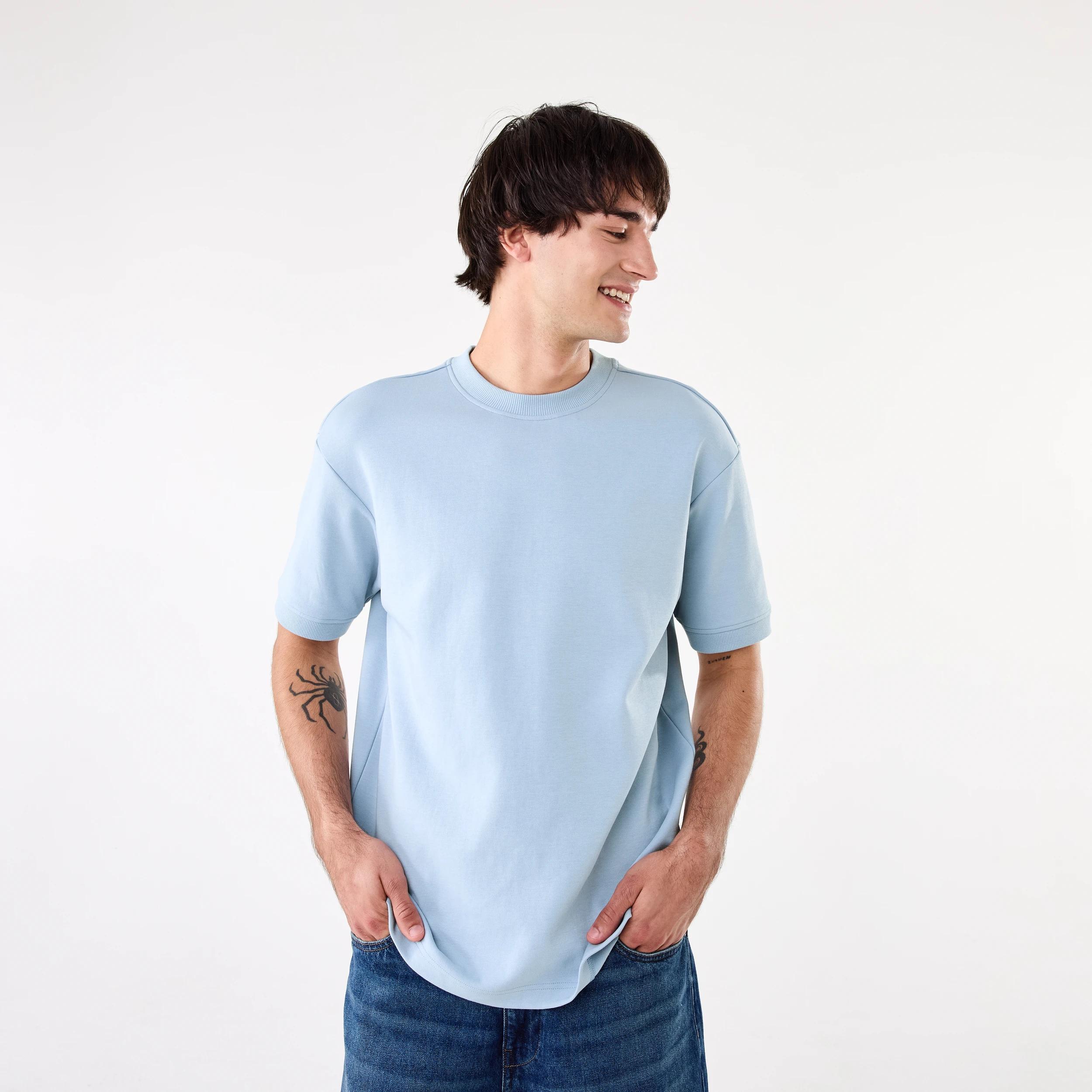 1 Oversized Interlock T-shirt Blu Fog, 1 of 7