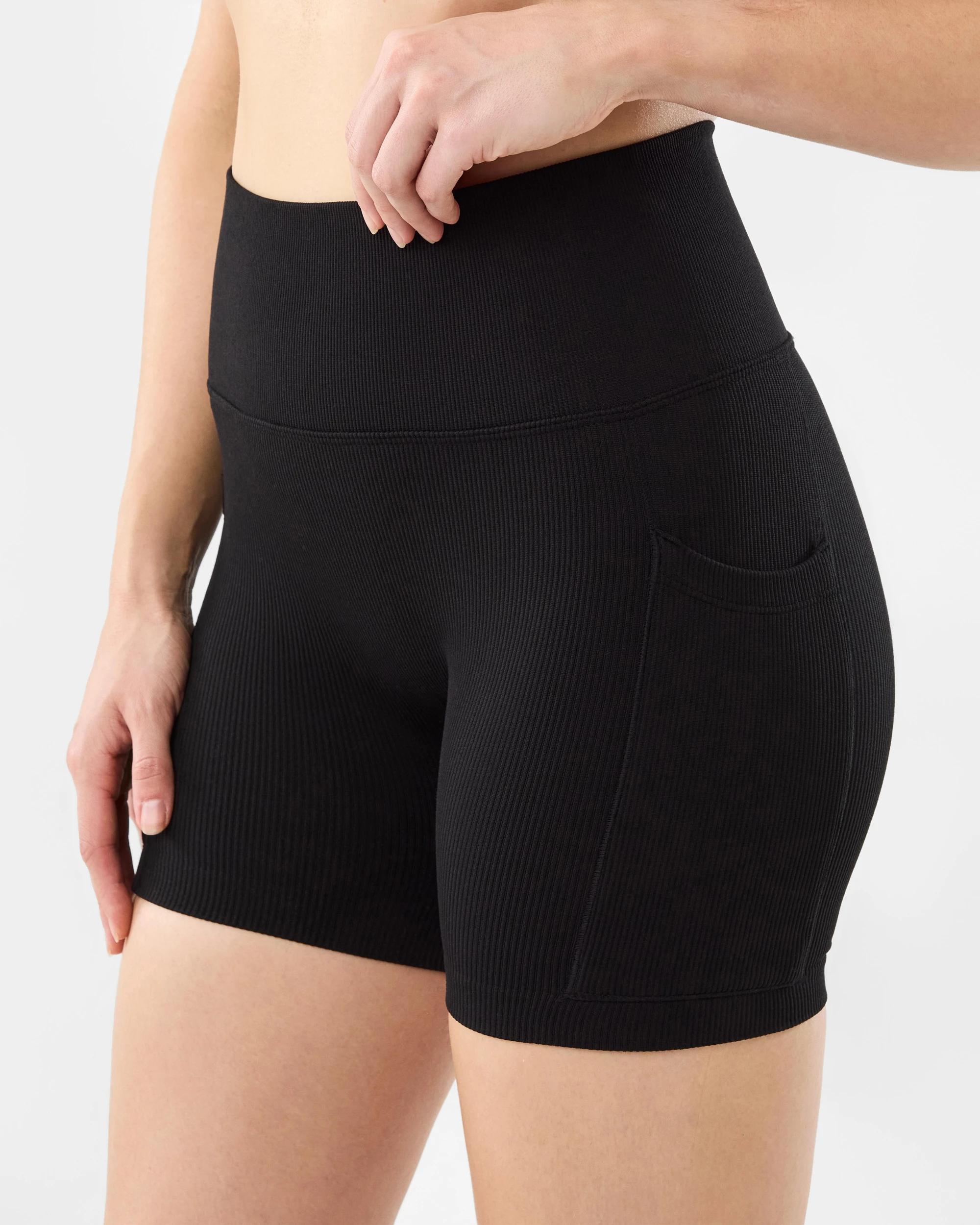 2 Active Womens Seamfree Pocket Bike Shorts Black, 2 of 7