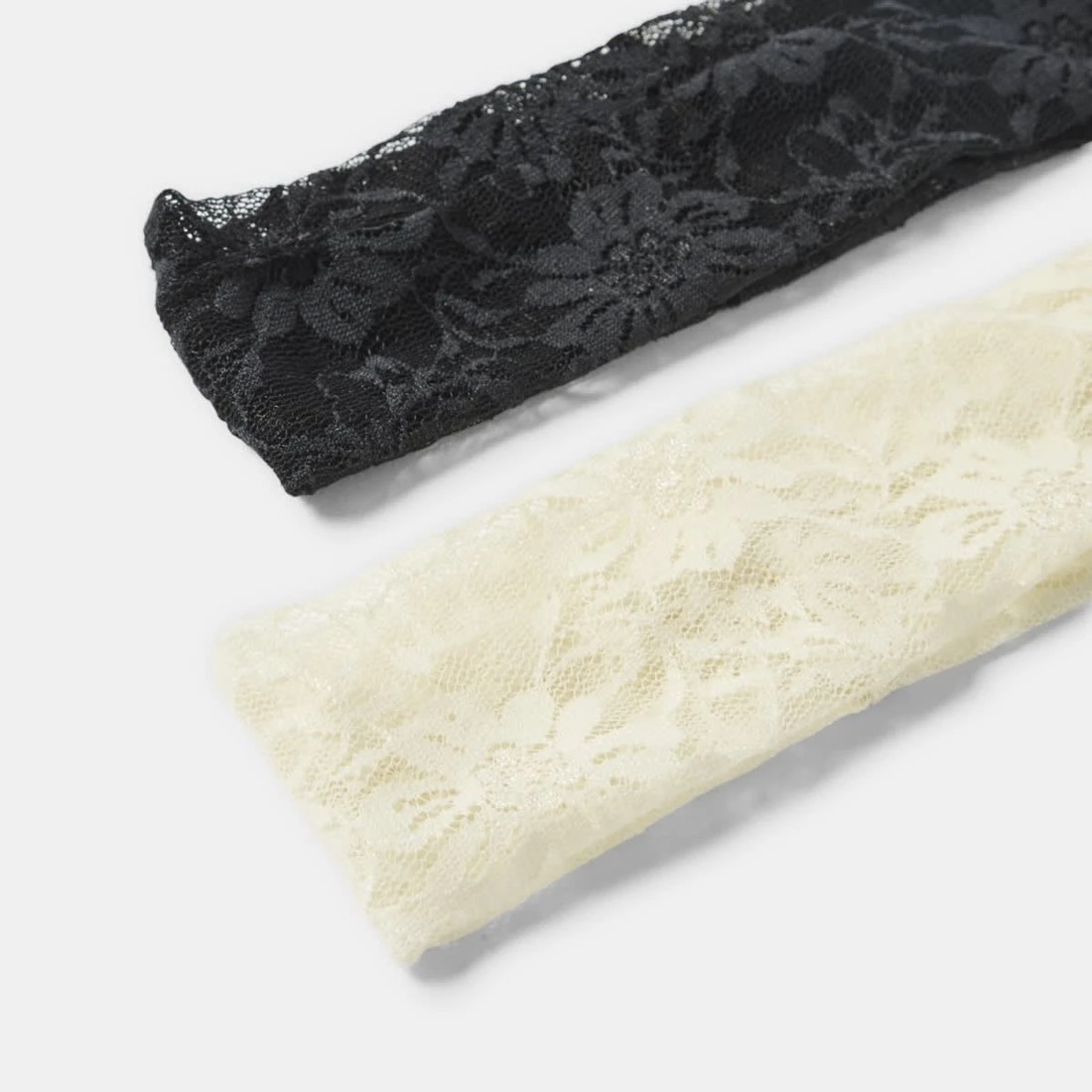 3 2 Pack Lace Stretch Headbands - White and Black, 3 of 4