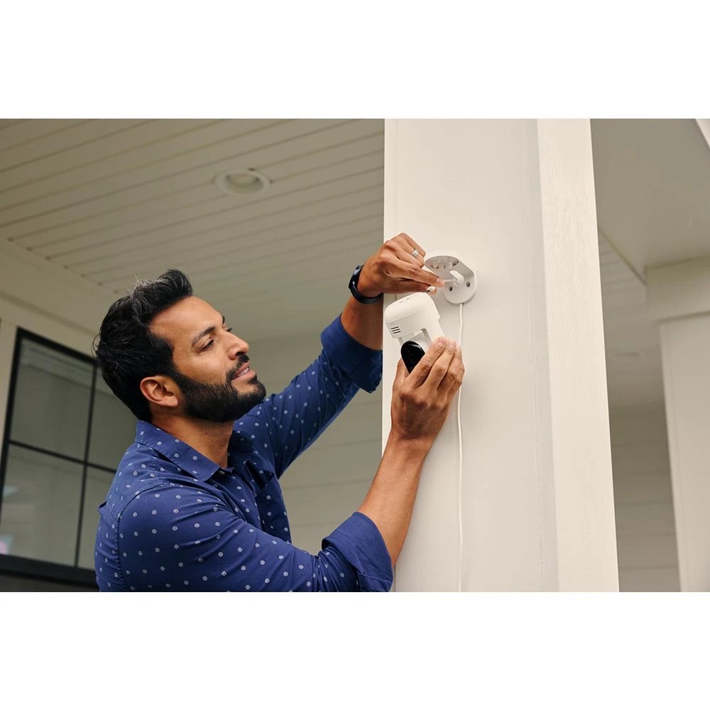 3 Arlo Essential 2K Pan and Tilt Outdoor Camera, 3 of 6