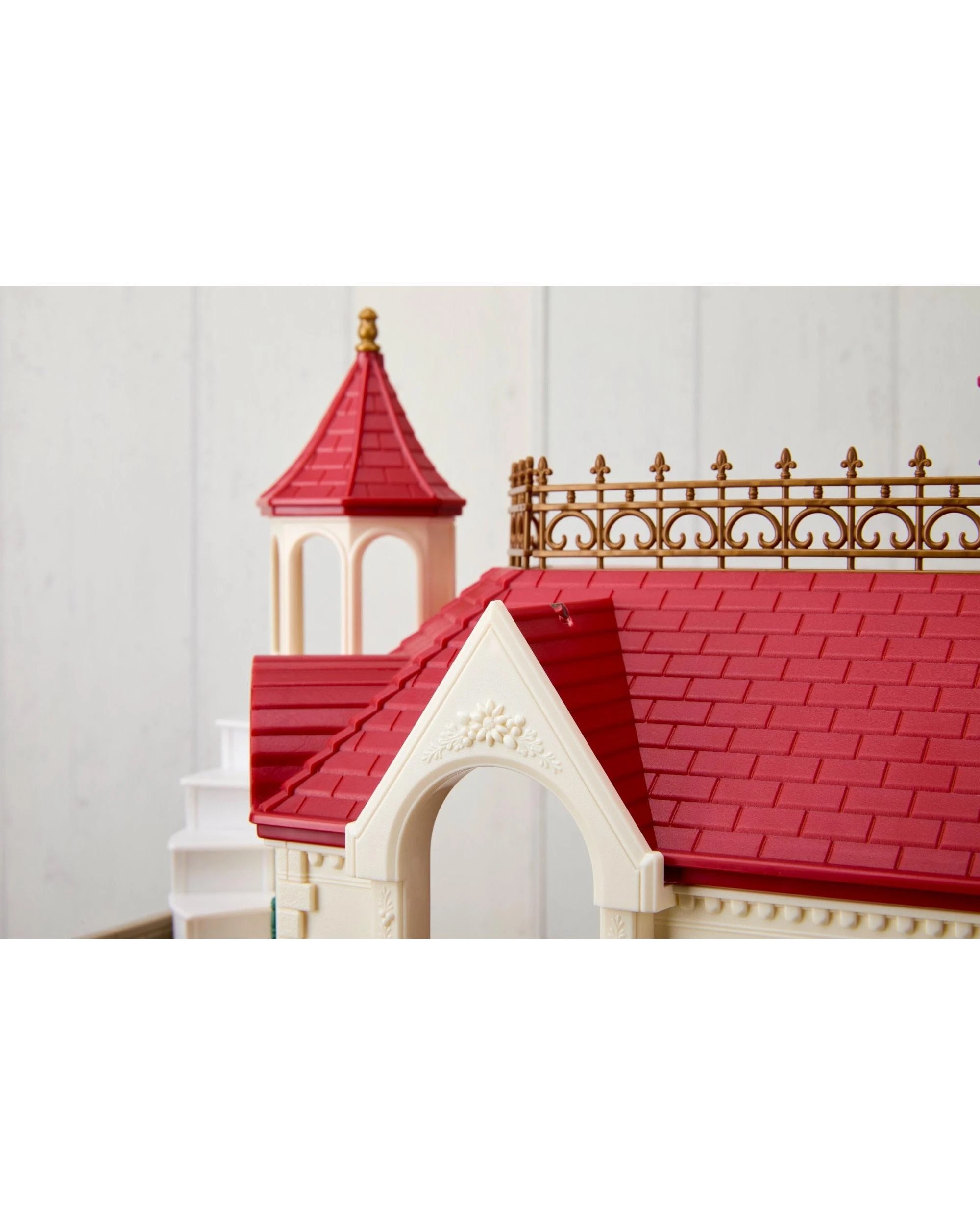 9 Sylvanian Families Red Roof Riverside Manor, 9 of 9