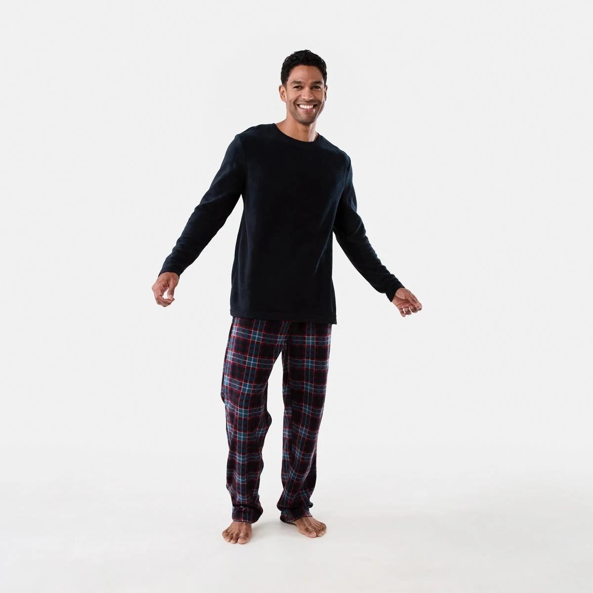 1 Long Sleeve Fleece Pyjama Set Fallscheck, 1 of 7