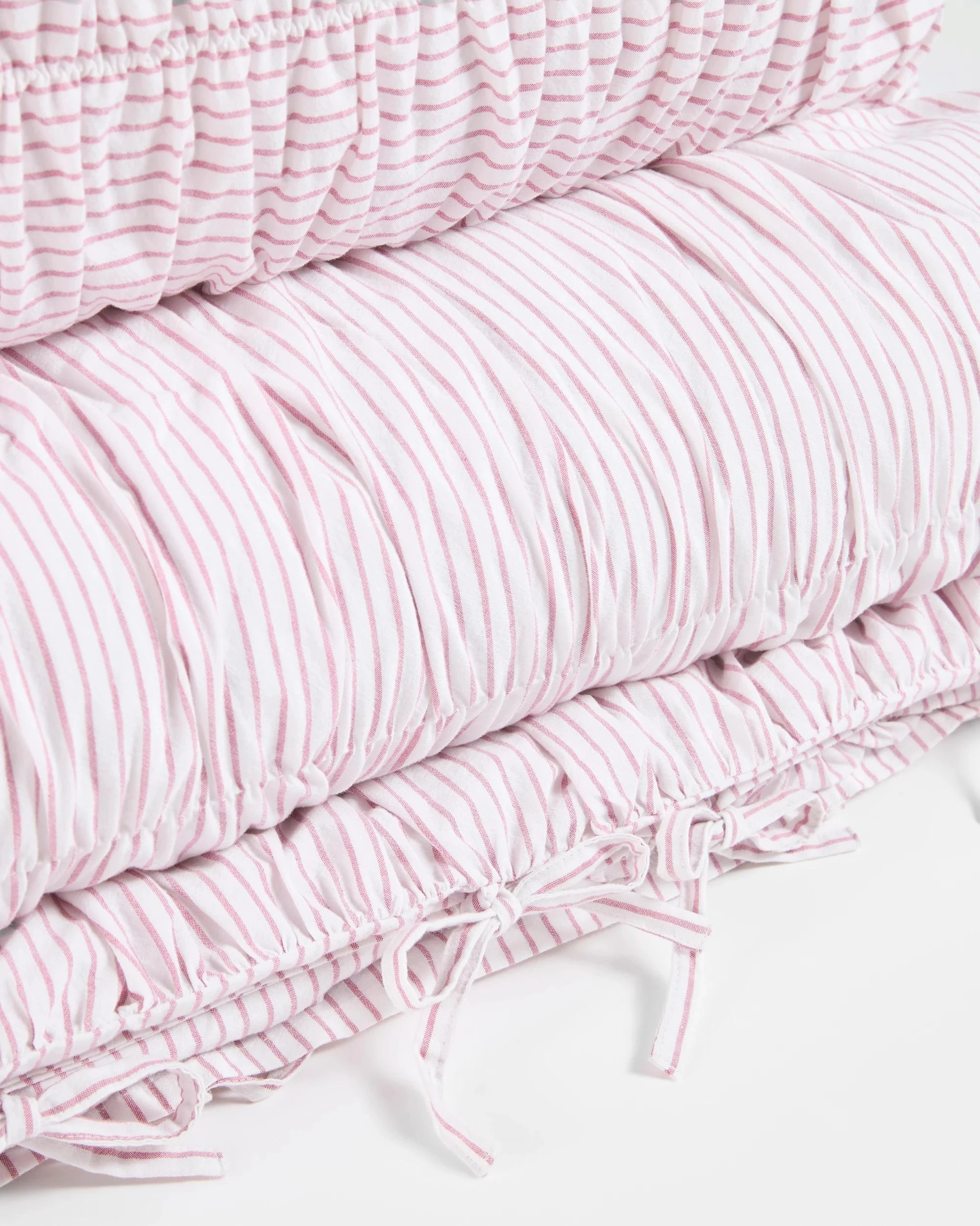 7 Target Aurora Ruched Quilt Cover Set - Queen Bed - Pink, 7 of 8