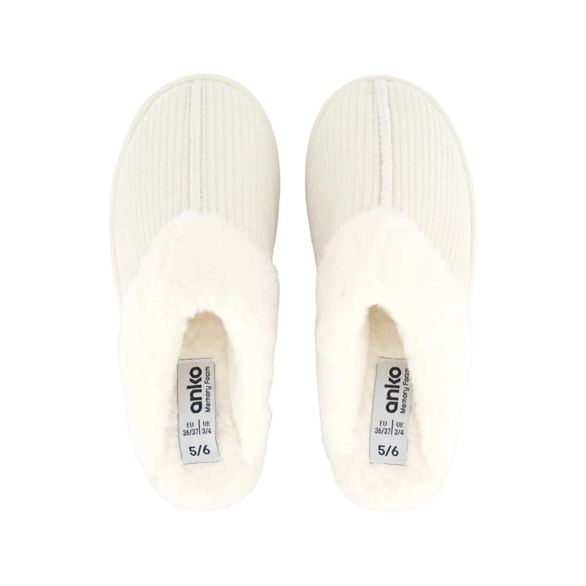 2 'Mocstitch Scuffs Cream, 2 of 3