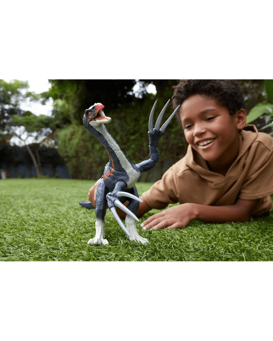 4 Jurassic World: Chaos Theory Slash 'N Roar Therizinosaurus Dinosaur Figure, 4 of 5