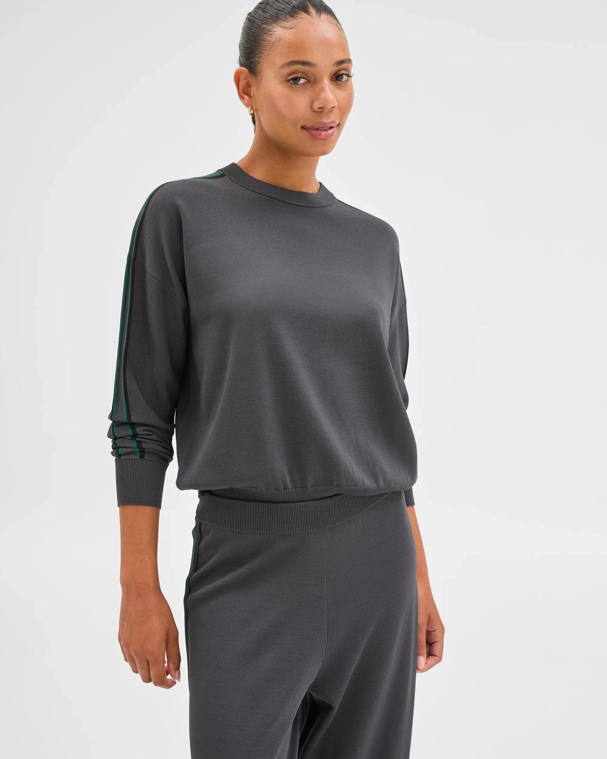 2 Target Active Active Studio Long Sleeve Crew Neck Crepe Top GRAPHITE/BLACK/PINE, 2 of 5