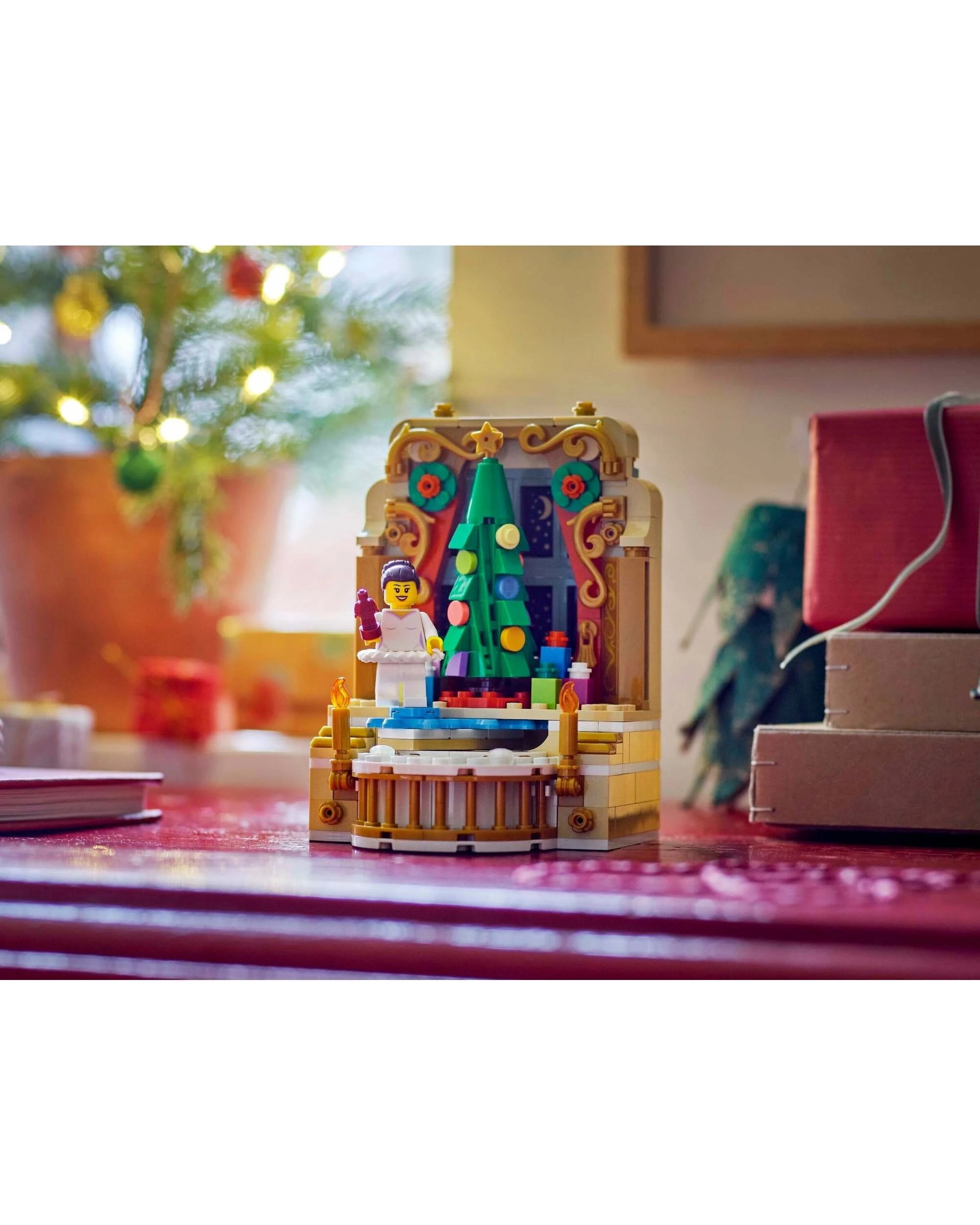 3 LEGO 40701 Christmas Ballerina Nutcracker Scene, 3 of 4
