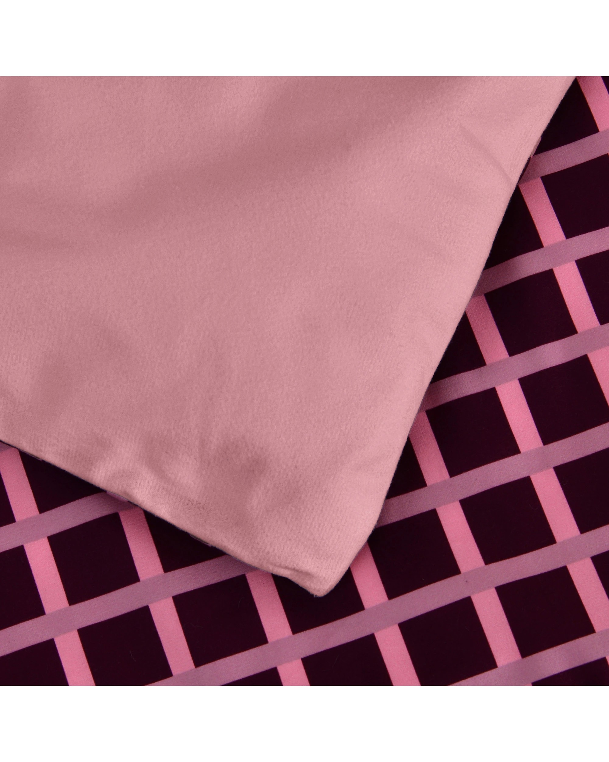 5 Dreamaker Micro Flannel Reversible Grid Quilt Cover Set - King Bed - Cherry, 5 of 9