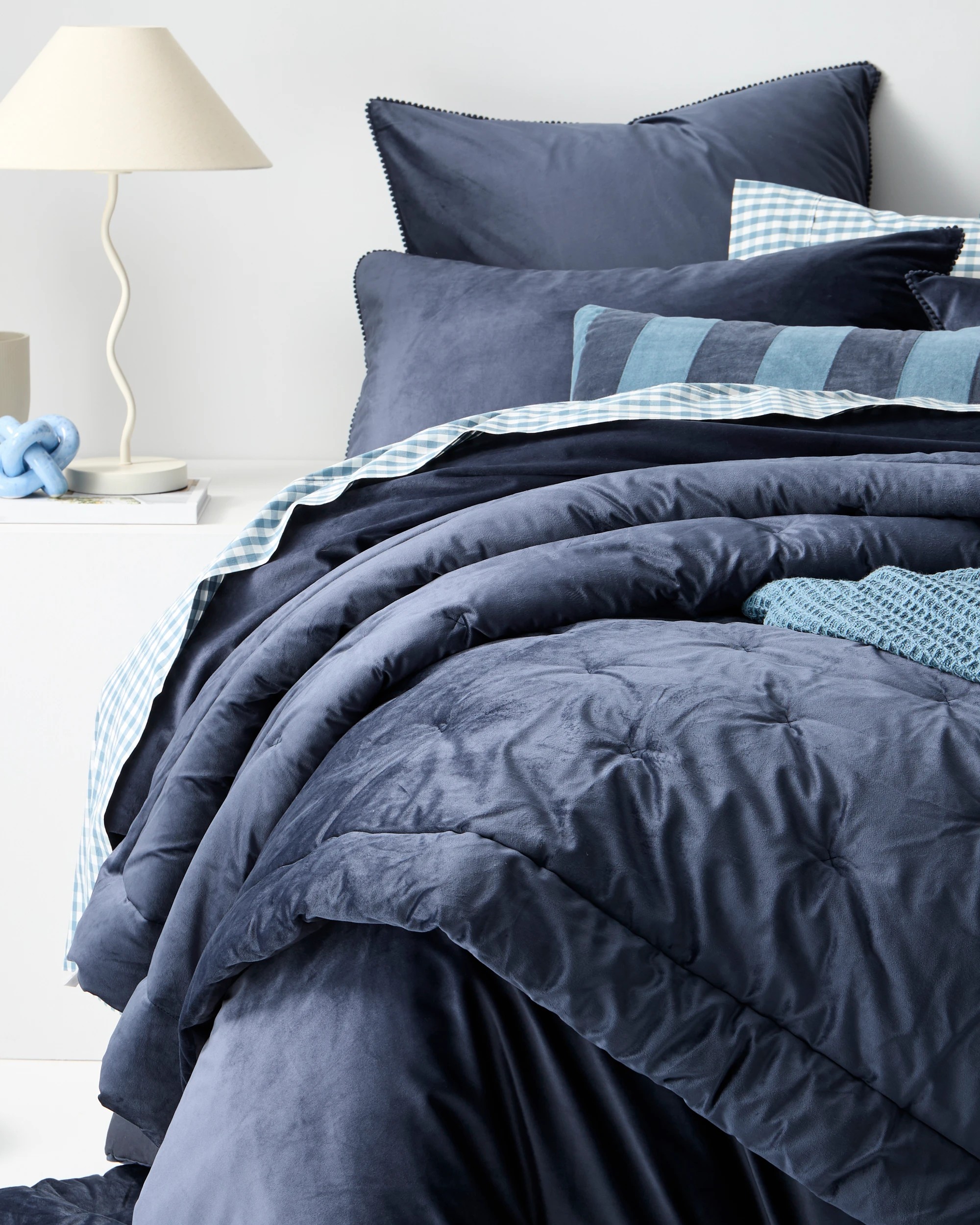 3 Target Lacy Velvet Comforter - Super King Bed - Blue, 3 of 3