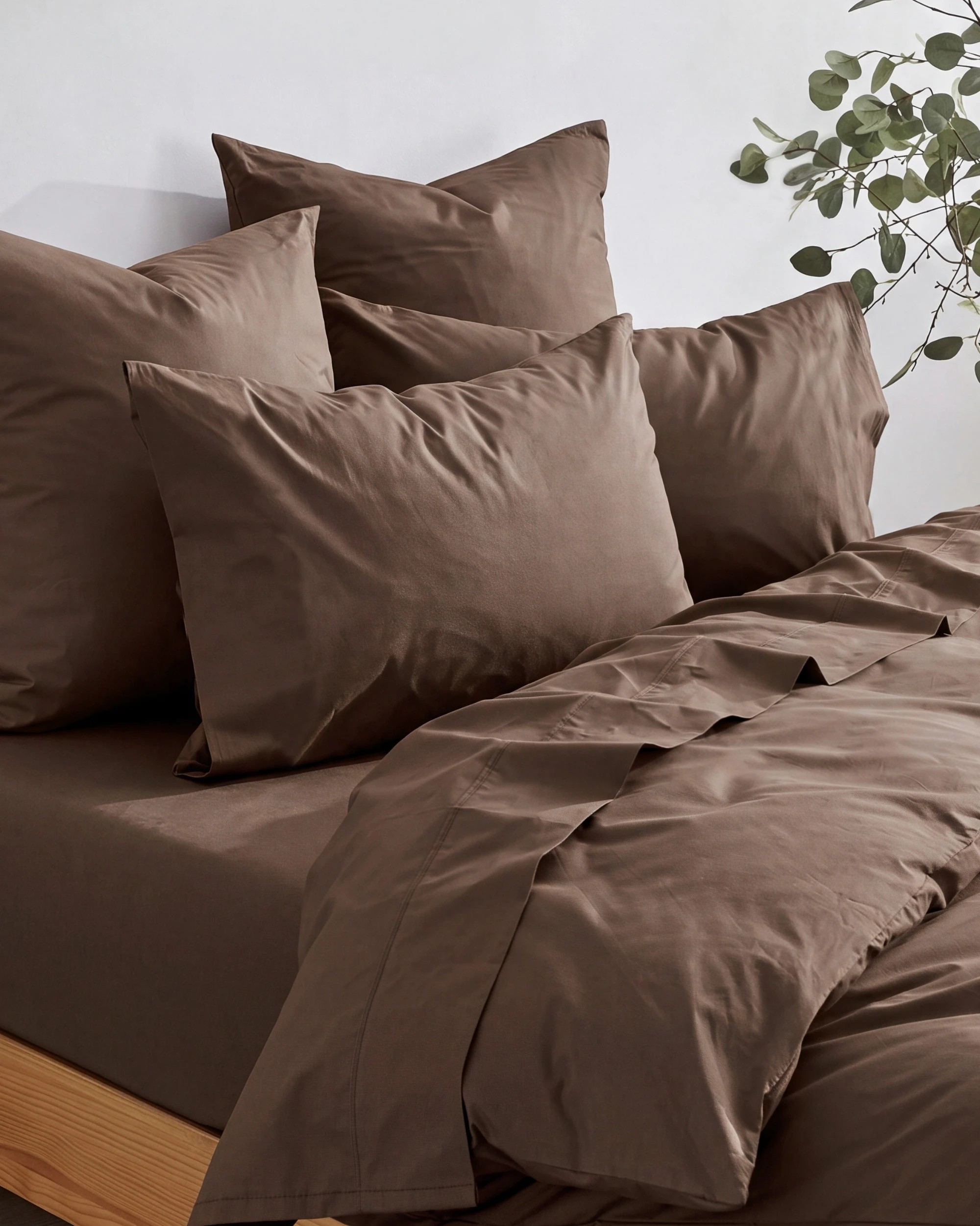5 Dreamaker 300TC Cotton Percale Quilt Cover Set - Super King Bed - Chocolate, 5 of 5