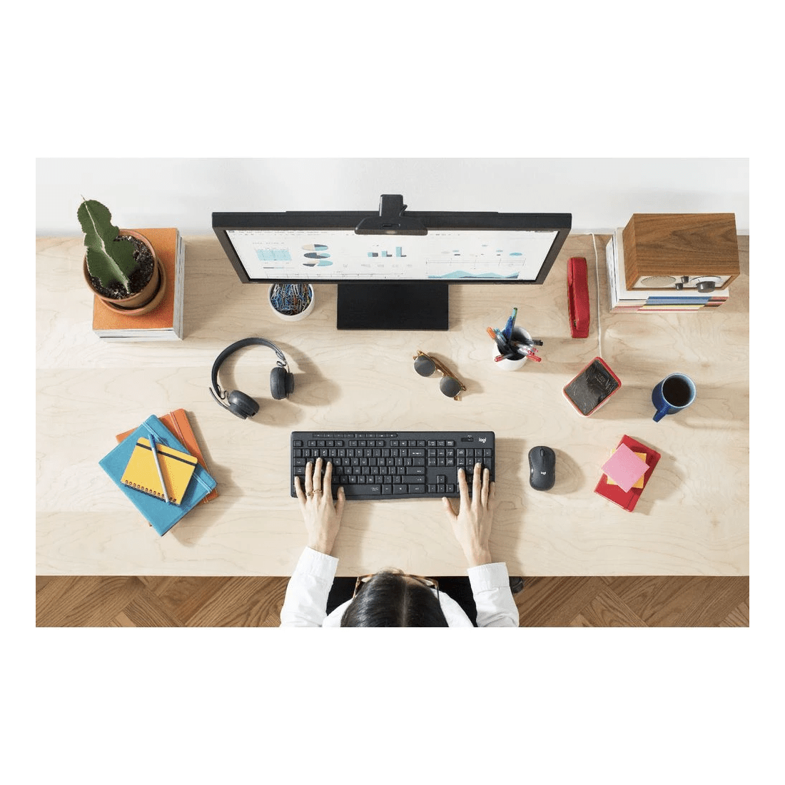 7 Logitech MK295 Silent Wireless Keyboard and Mouse Combo, 7 of 8