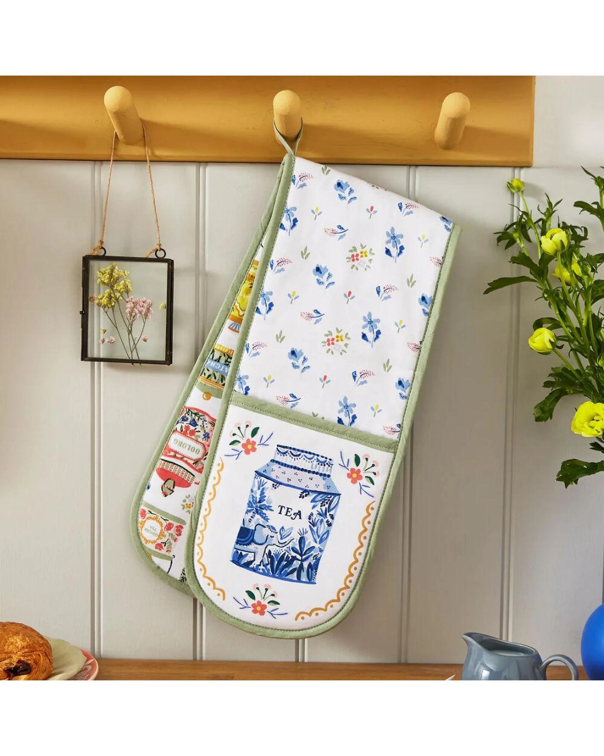 2 Ulster Weavers Tea Tins Double Oven Glove, 2 of 2