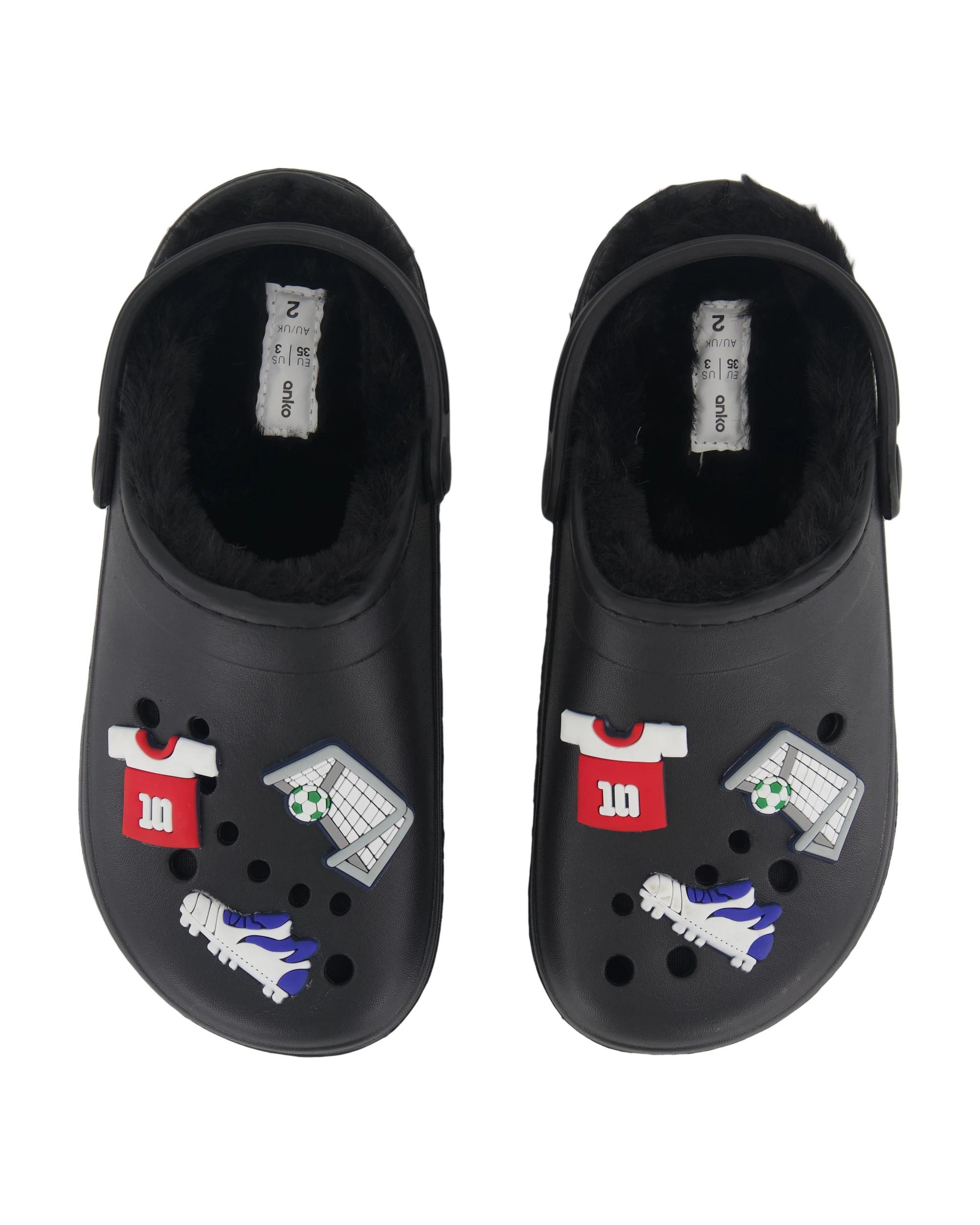 2 Senior Faux Fur Lined Clogs Blk Soccer, 2 of 3