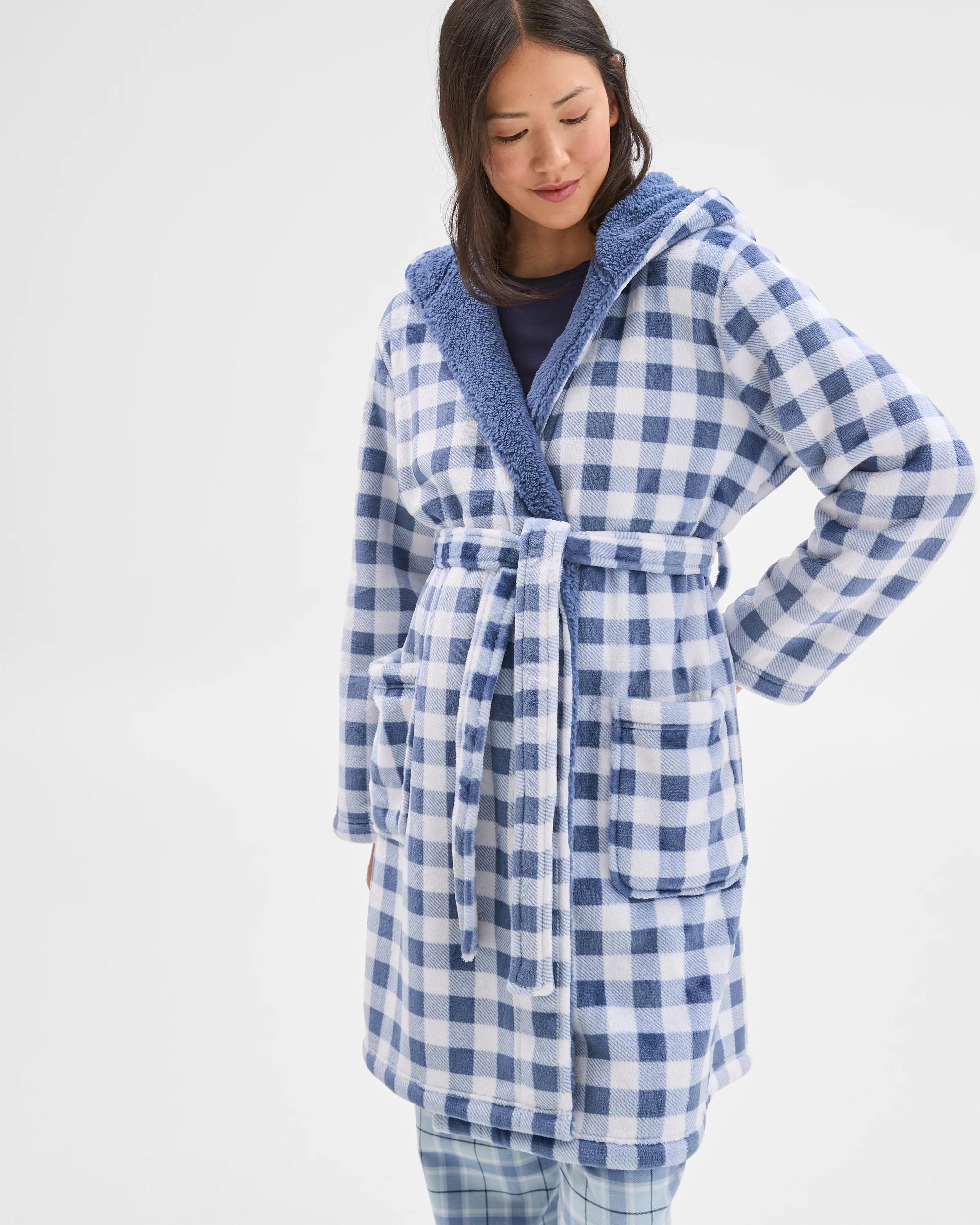 2 Target Woman Sherpa Hooded Sleep Robe CHECK BLUE, 2 of 7