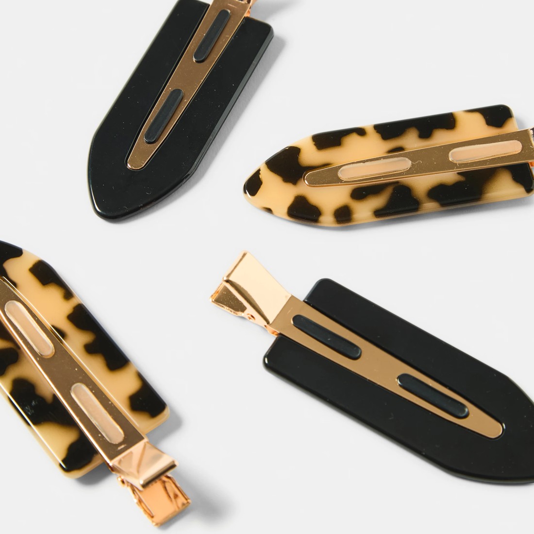 2 OXX Haircare 4 Pack No Crease Extra Large Hair Clips, 2 of 3