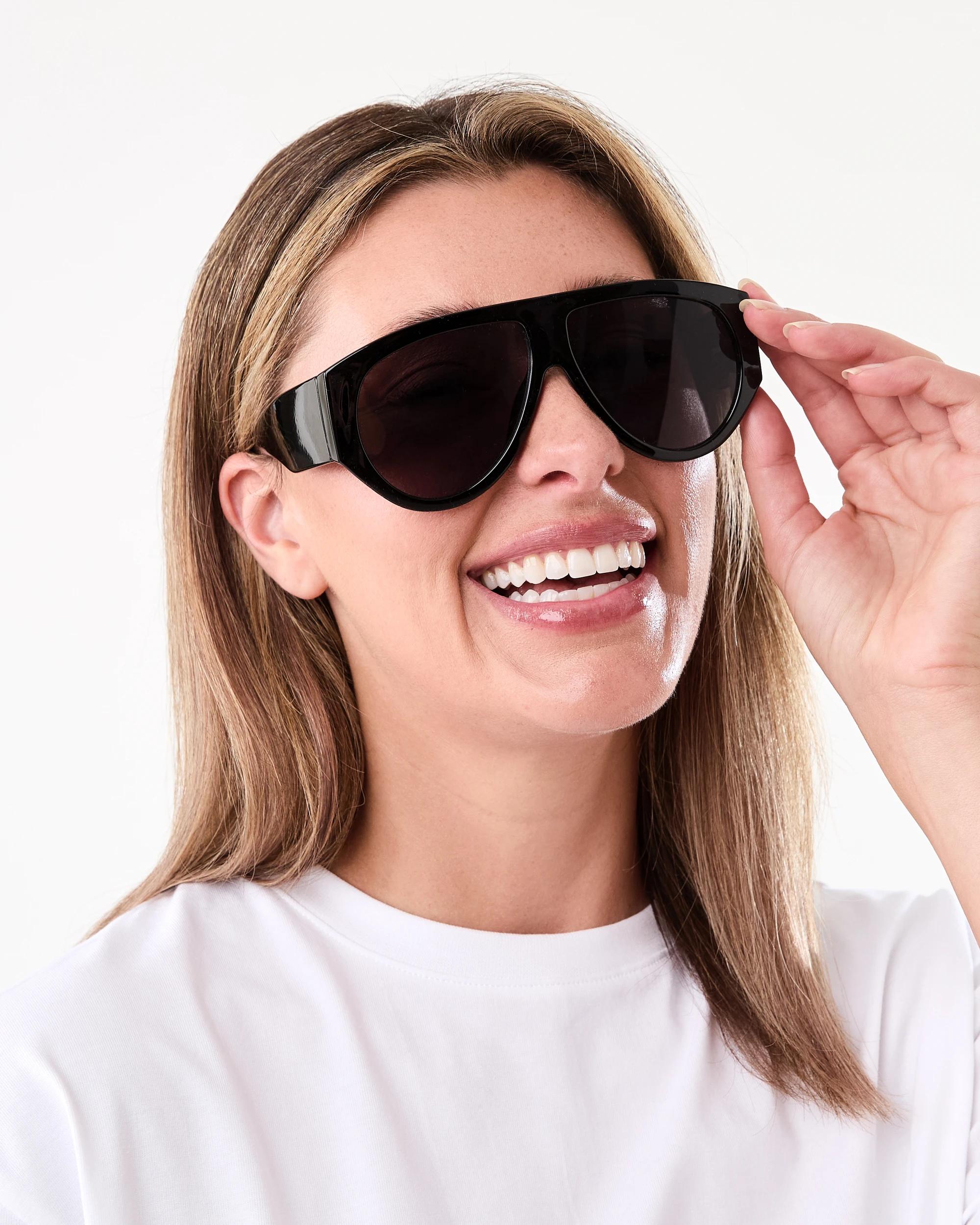 5 Chunky Aviator Sunglasses Black, 5 of 6