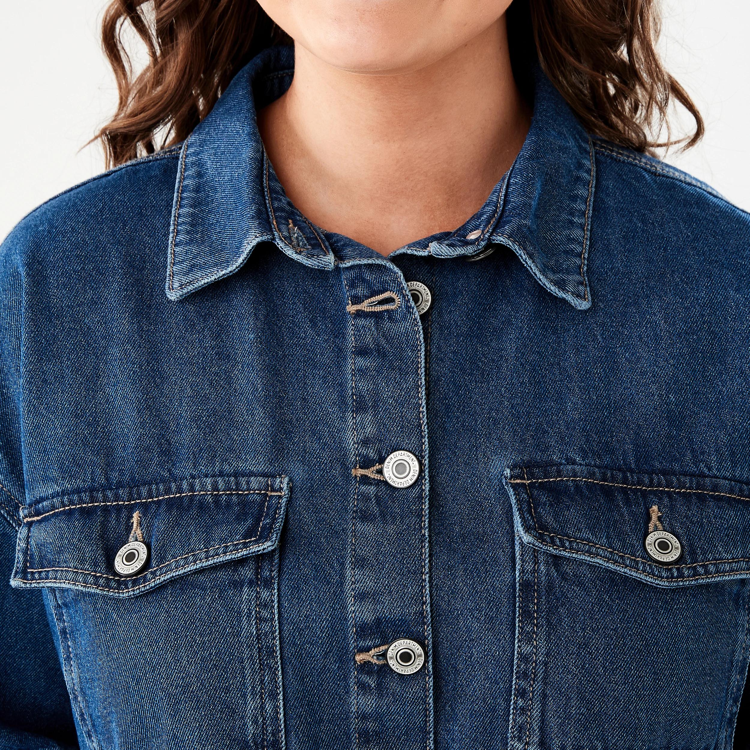 6 Short Sleeve Denim Cropped Shirt MID BLUE DENIM WASH, 6 of 7