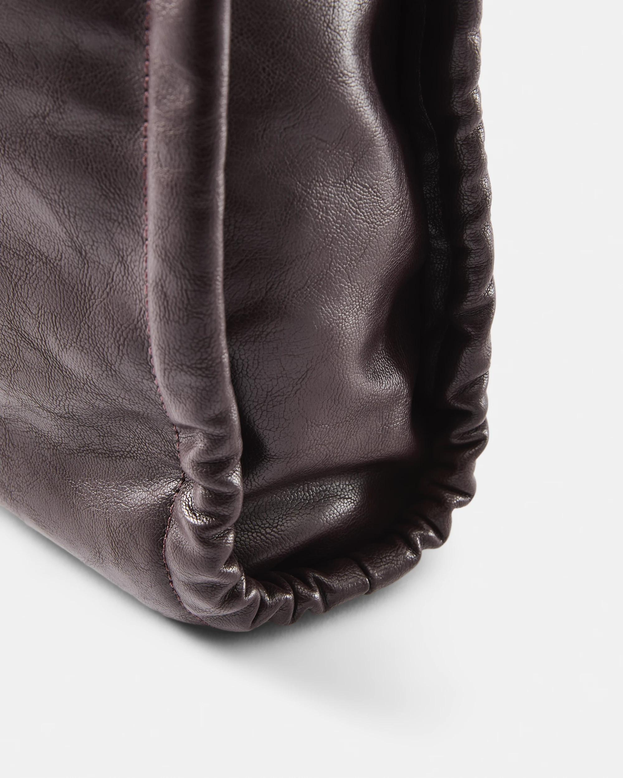 4 Scrunch Tote Bag Rich Burg, 4 of 6