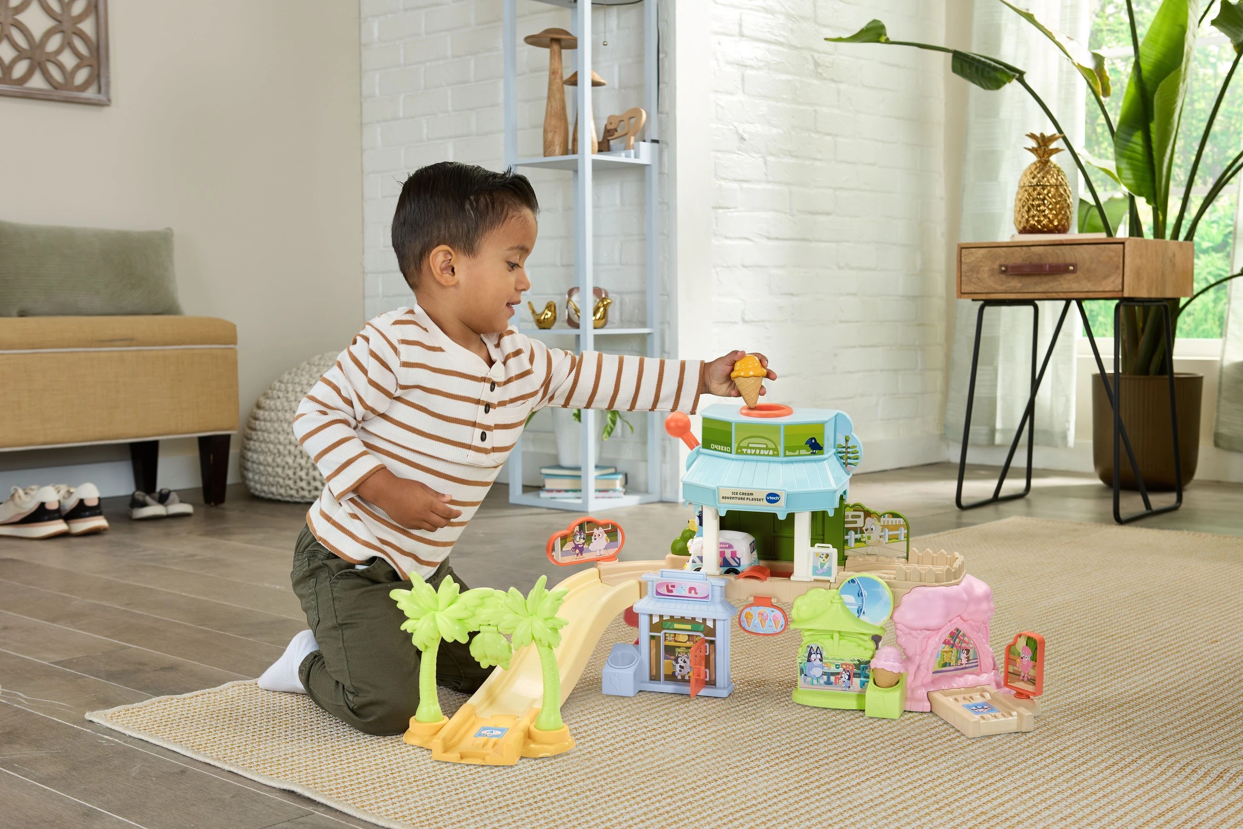 6 VTech Bluey Toot-Toot Drivers Ice Cream Adventure Play Set, 6 of 6