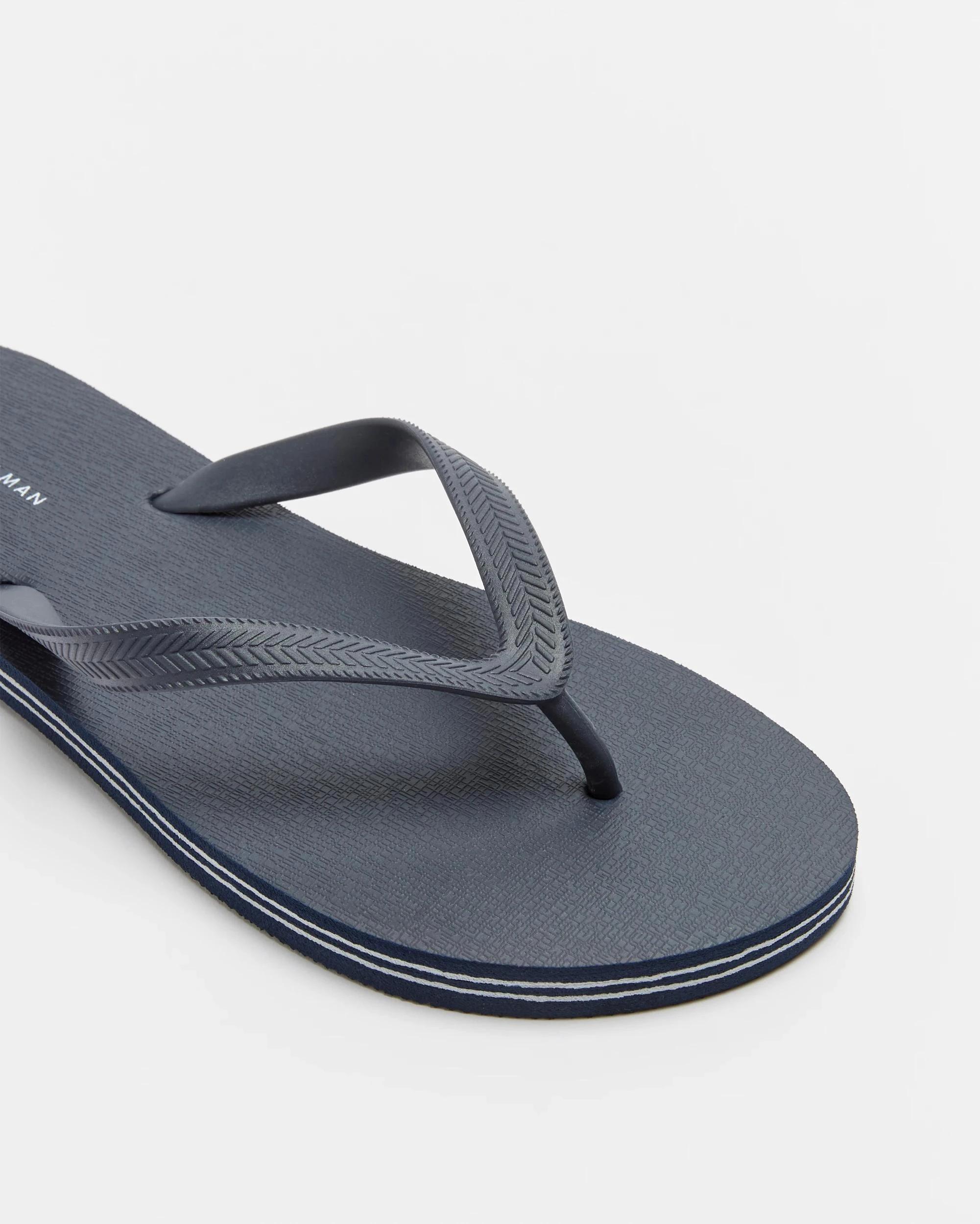 2 Target Man Mens Thongs - Maui NAVY, 2 of 3