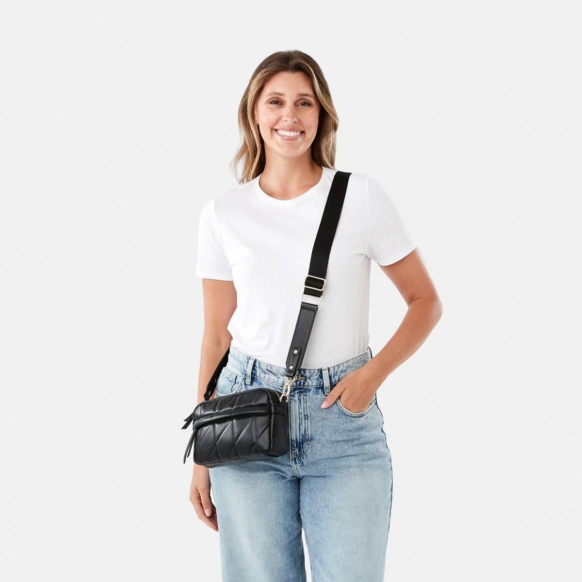 5 Quilted Crossbody Bag BLACK, 5 of 5
