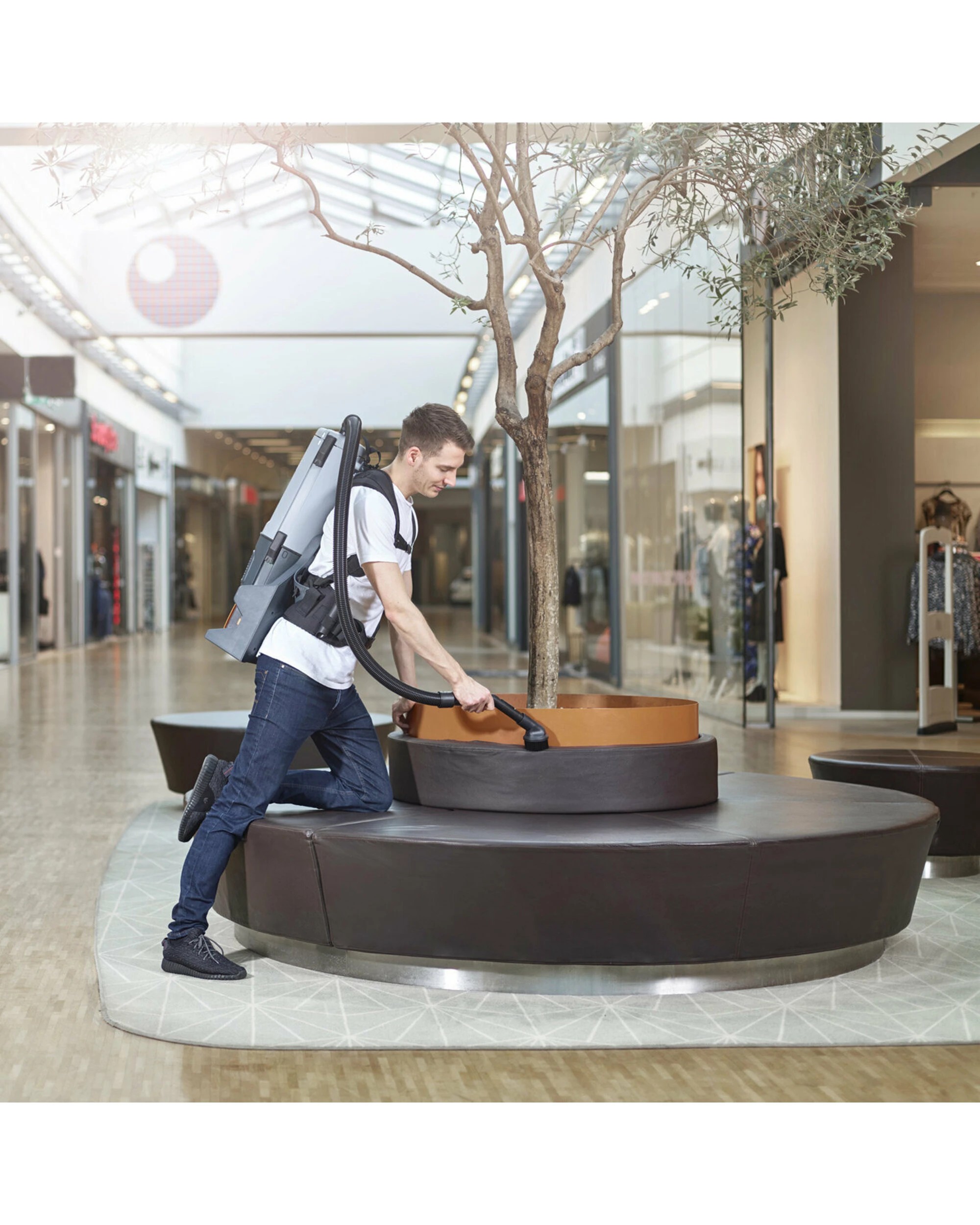 4 Nilfisk GD5 Commercial Battery Backpack Vacuum Cleaner, 4 of 5