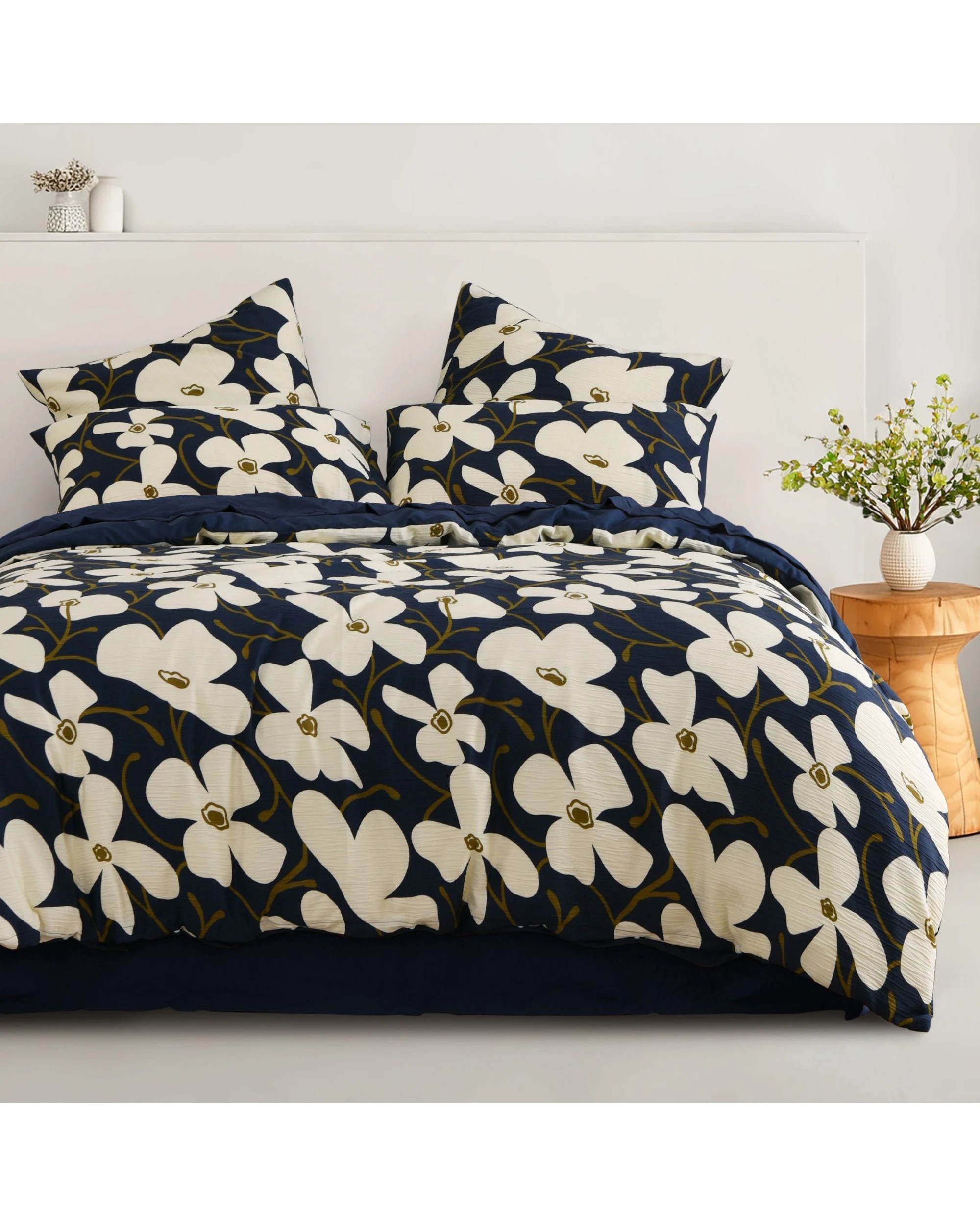1 Dreamaker Ezra Floral Printed Quilt Cover Set - Queen Bed - Navy, 1 of 7
