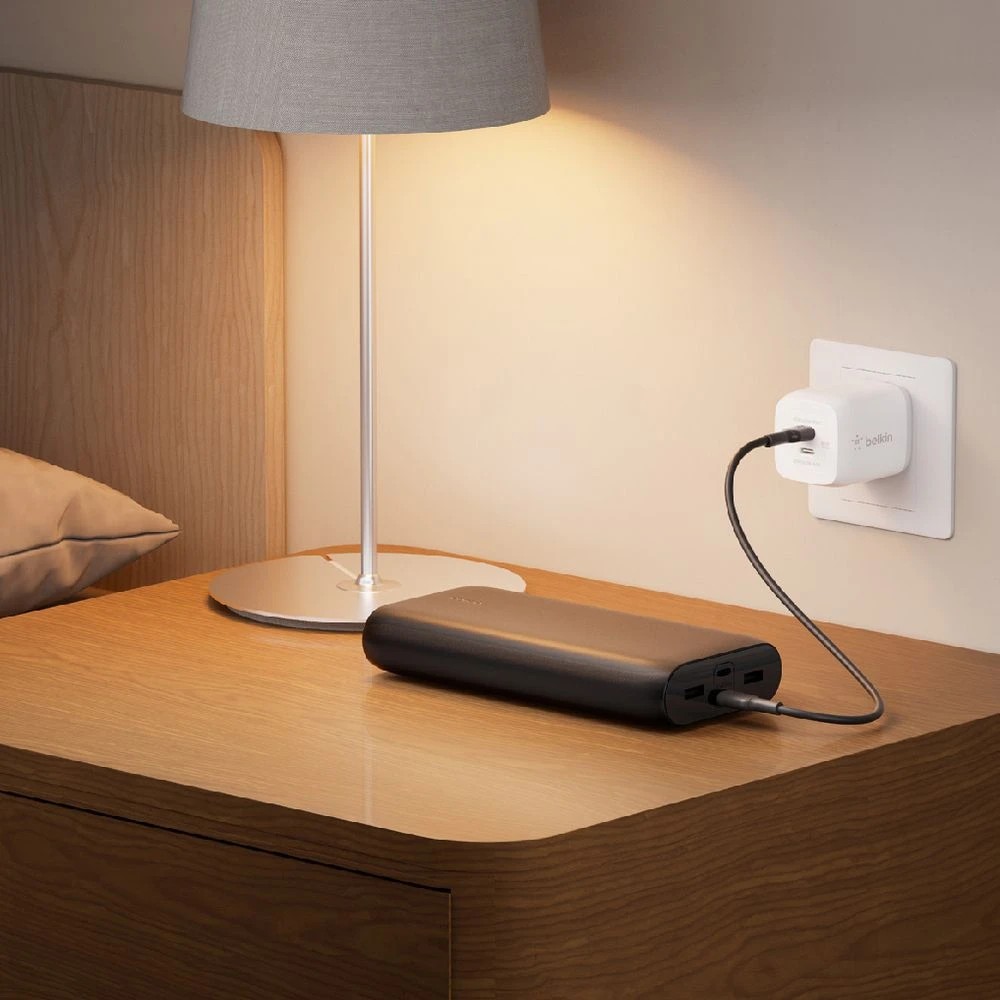 9 Belkin Boost 26K Power Bank Black, 9 of 10