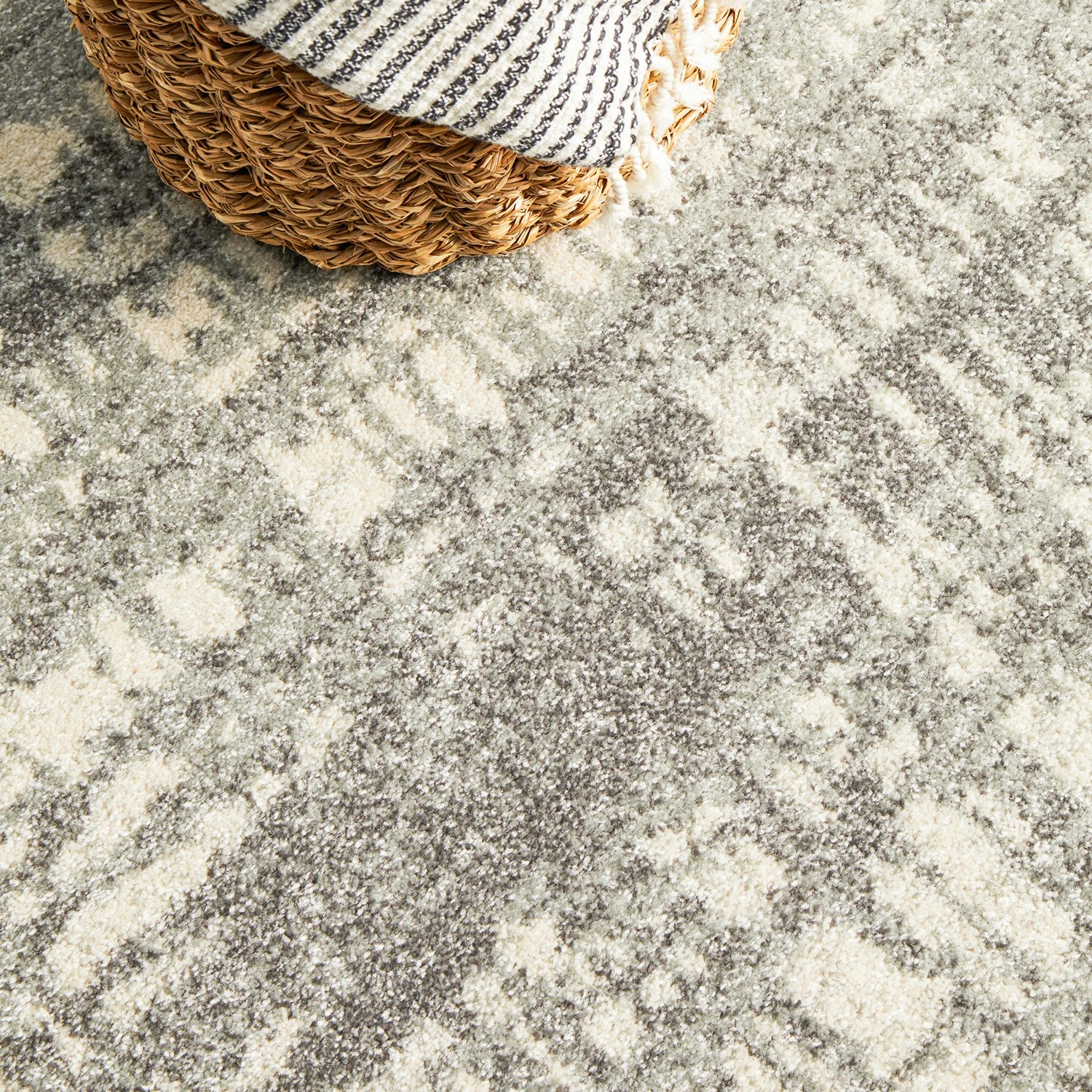 1 Common Ground Rugs Phantom 354 290x200cm - Large Power Loomed Pet Friendly Floor Rug - Silver, 1 of 9