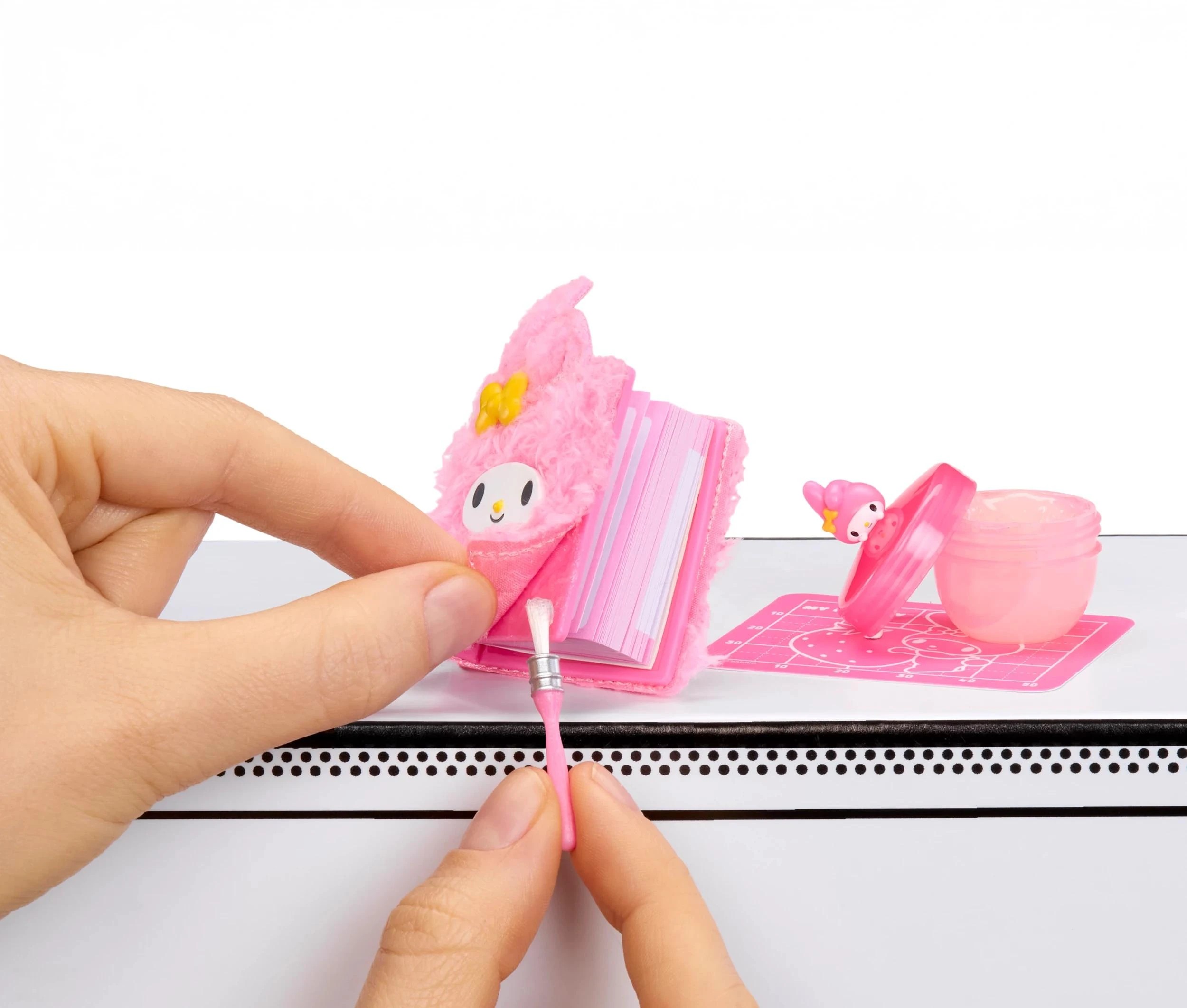 3 MGA's Miniverse - Make It Mini SANRIO Stationery in PDQ - Assorted - Multi, 3 of 6