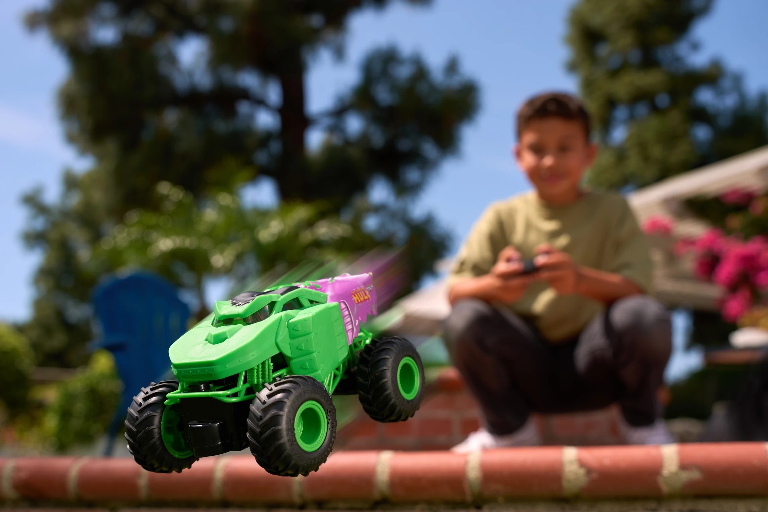 7 Monster Jam Marvel The Incredible Hulk RC Monster Truck, 7 of 7