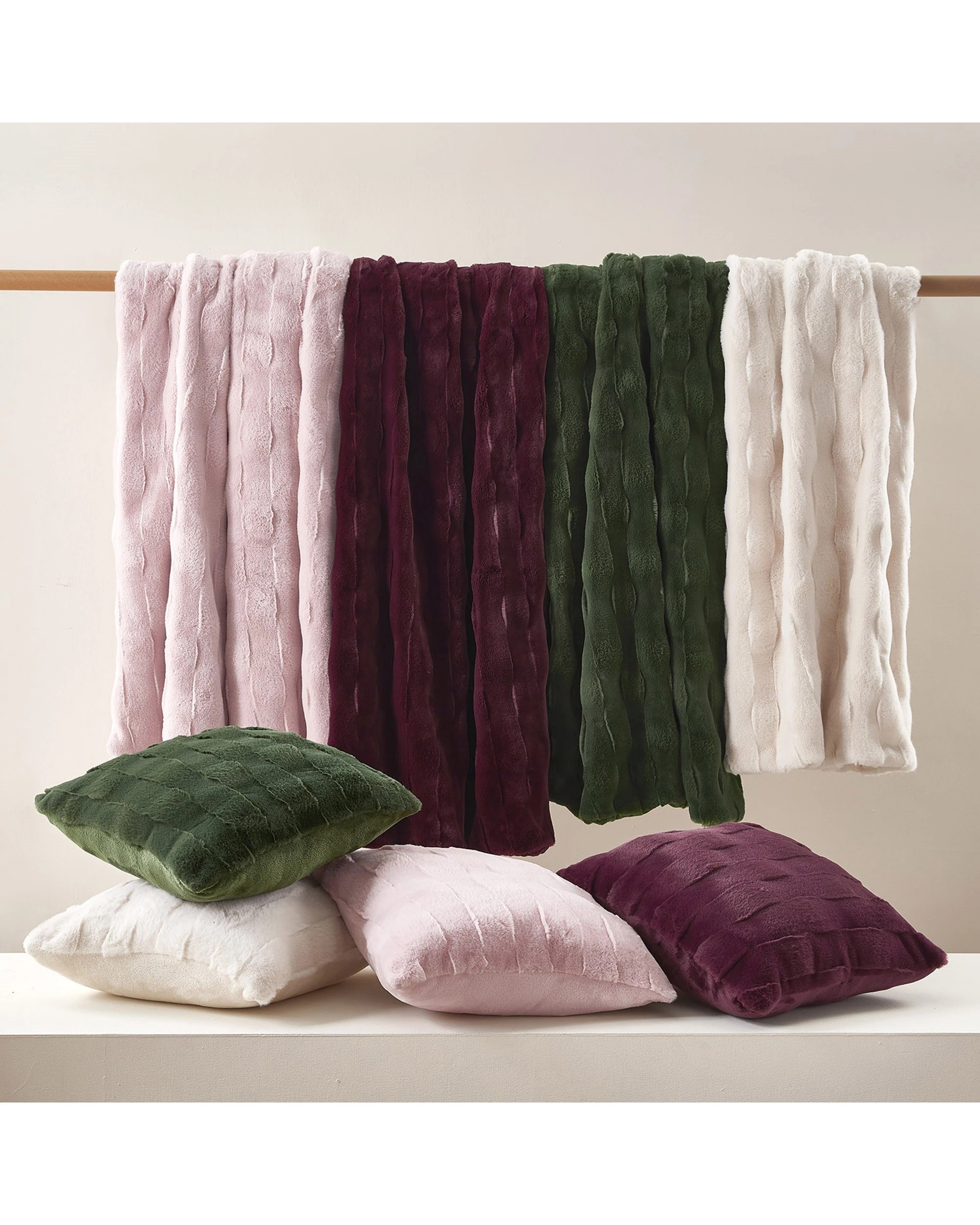 5 Dreamaker Basketweave Faux Fur Throw Blanket 180x200cm - Blush Pink, 5 of 6