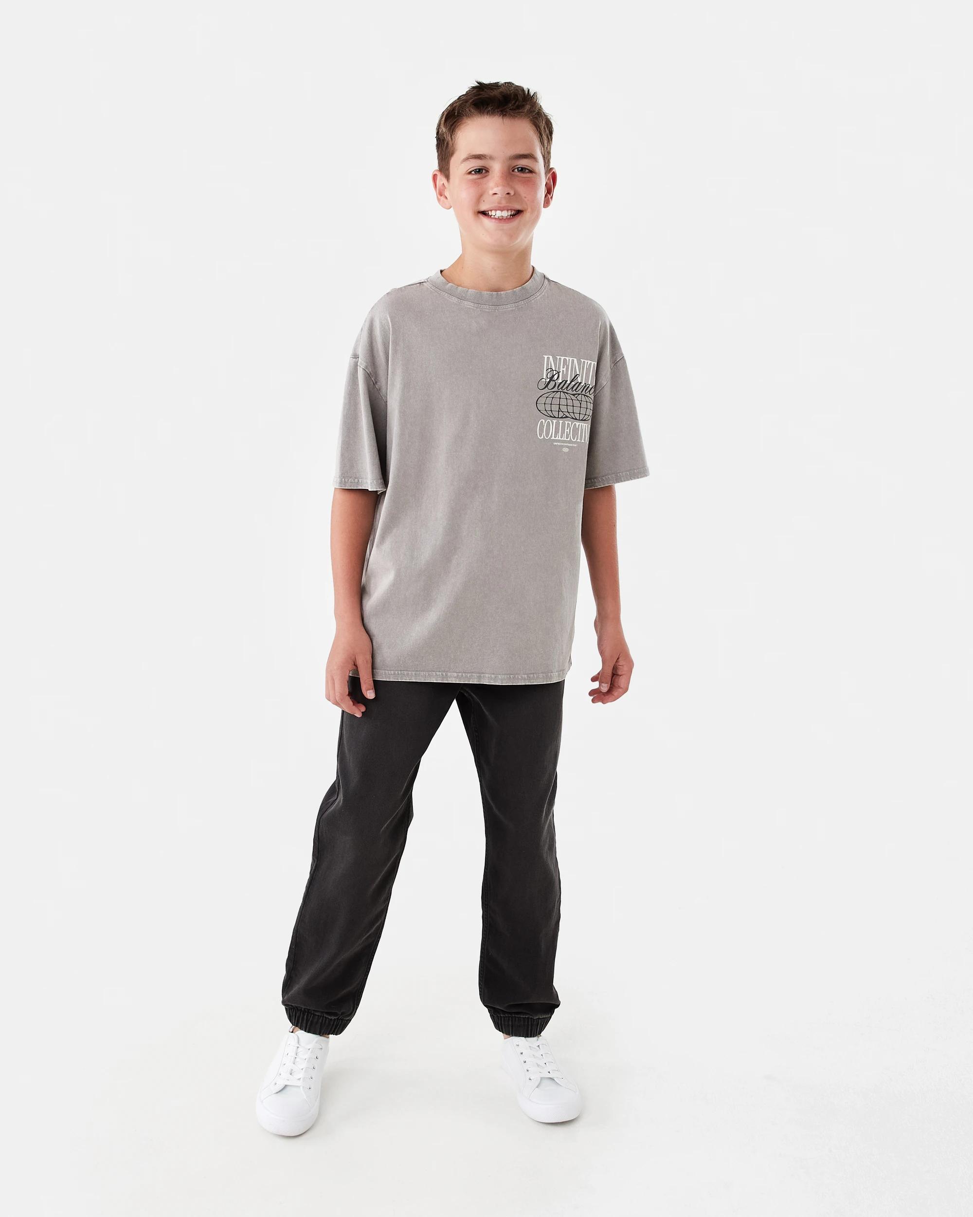 7 Short Sleeve Oversized Graphic T-shirt Gry Slogan, 7 of 8