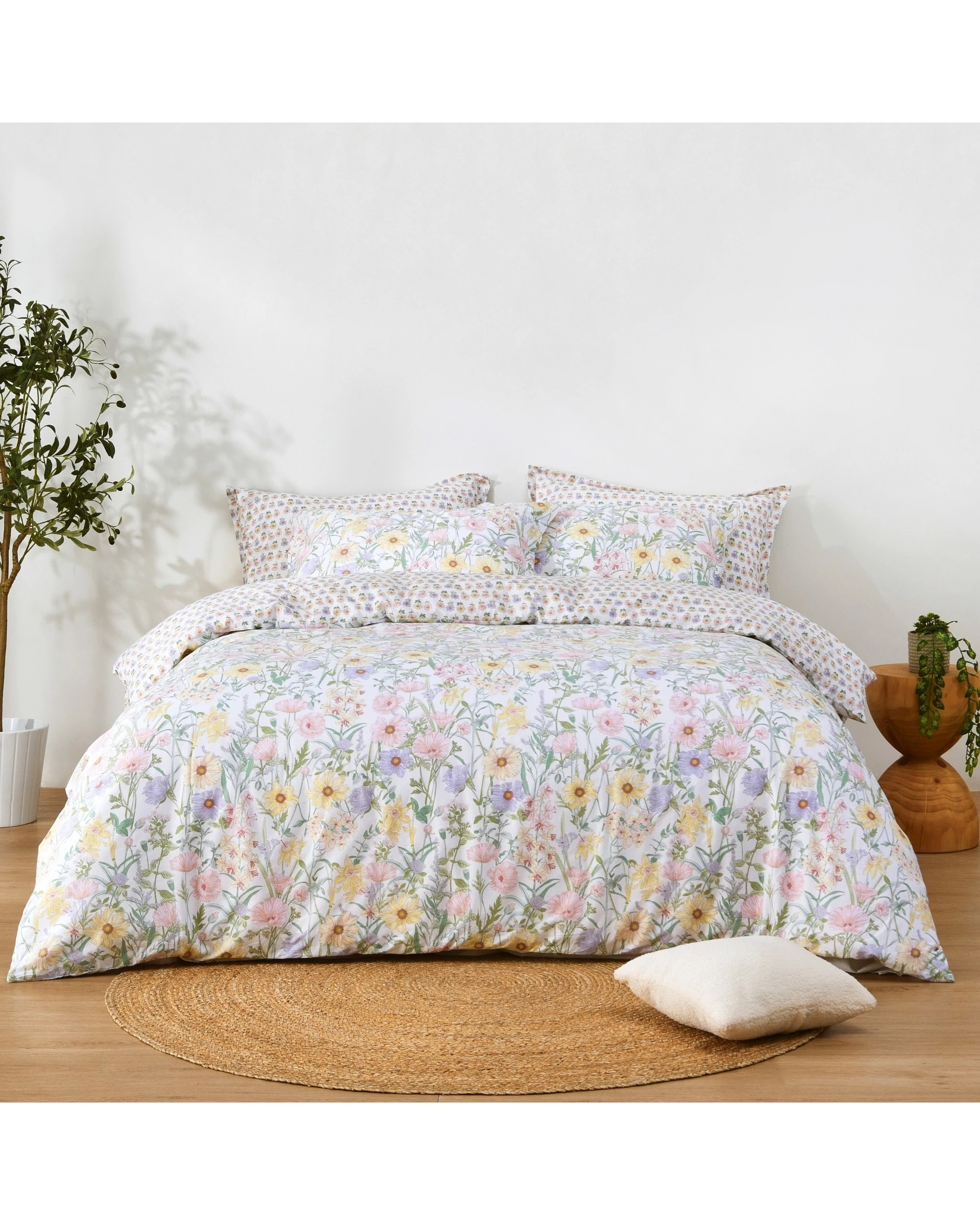7 Dreamaker 100% Amara Cotton Reversible Quilt Cover Set - King Single Bed - Floral and Botanical, 7 of 8