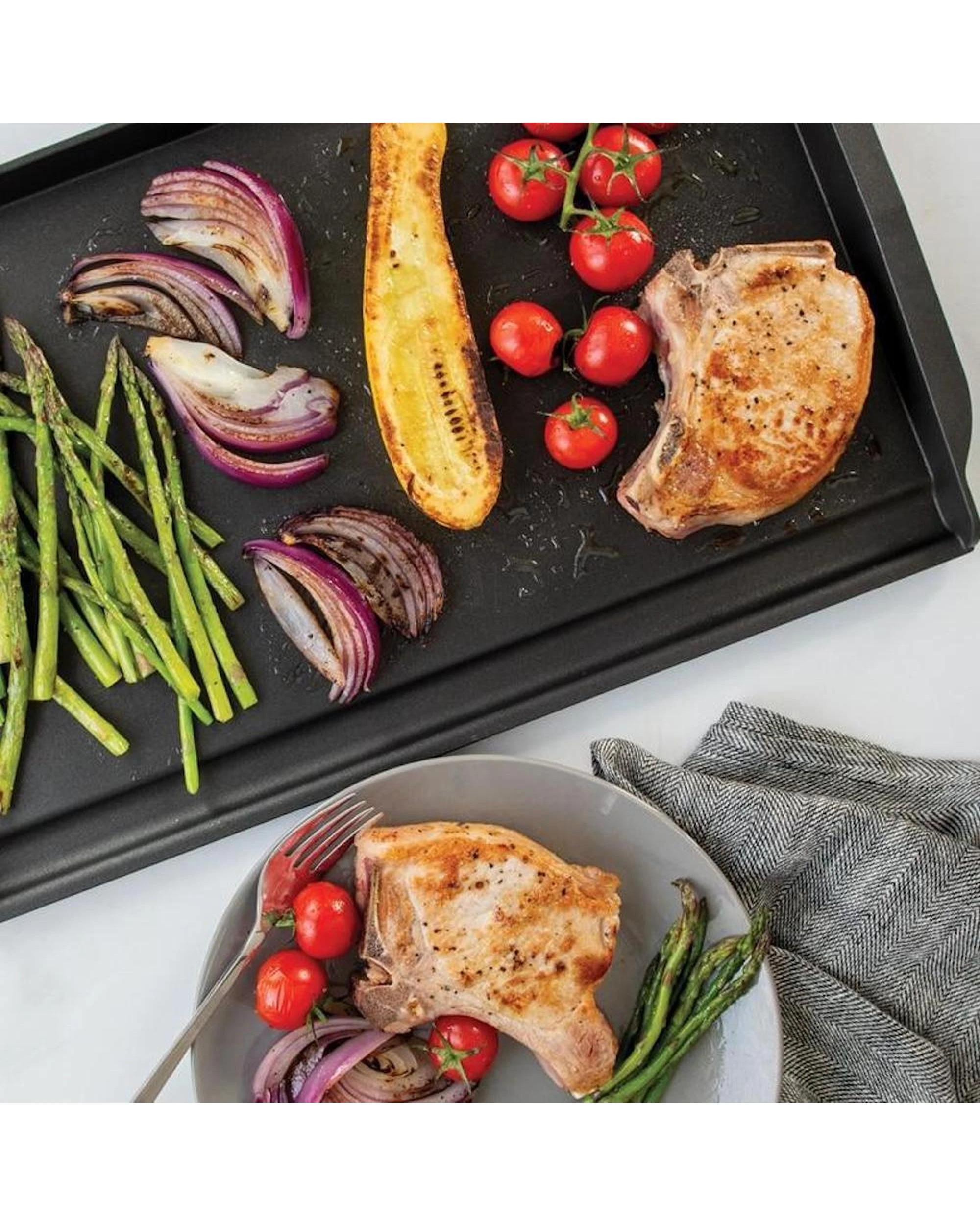3 Nordic Ware Double Backsplash Griddle 51 x 30.5 x 5cm - Black, 3 of 6