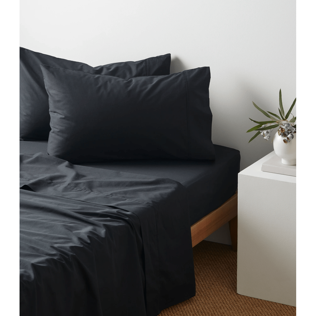 1 Target Australian Cotton 250 Thread Count Fitted Sheet
 - Double Bed
 - Black, 1 of 2