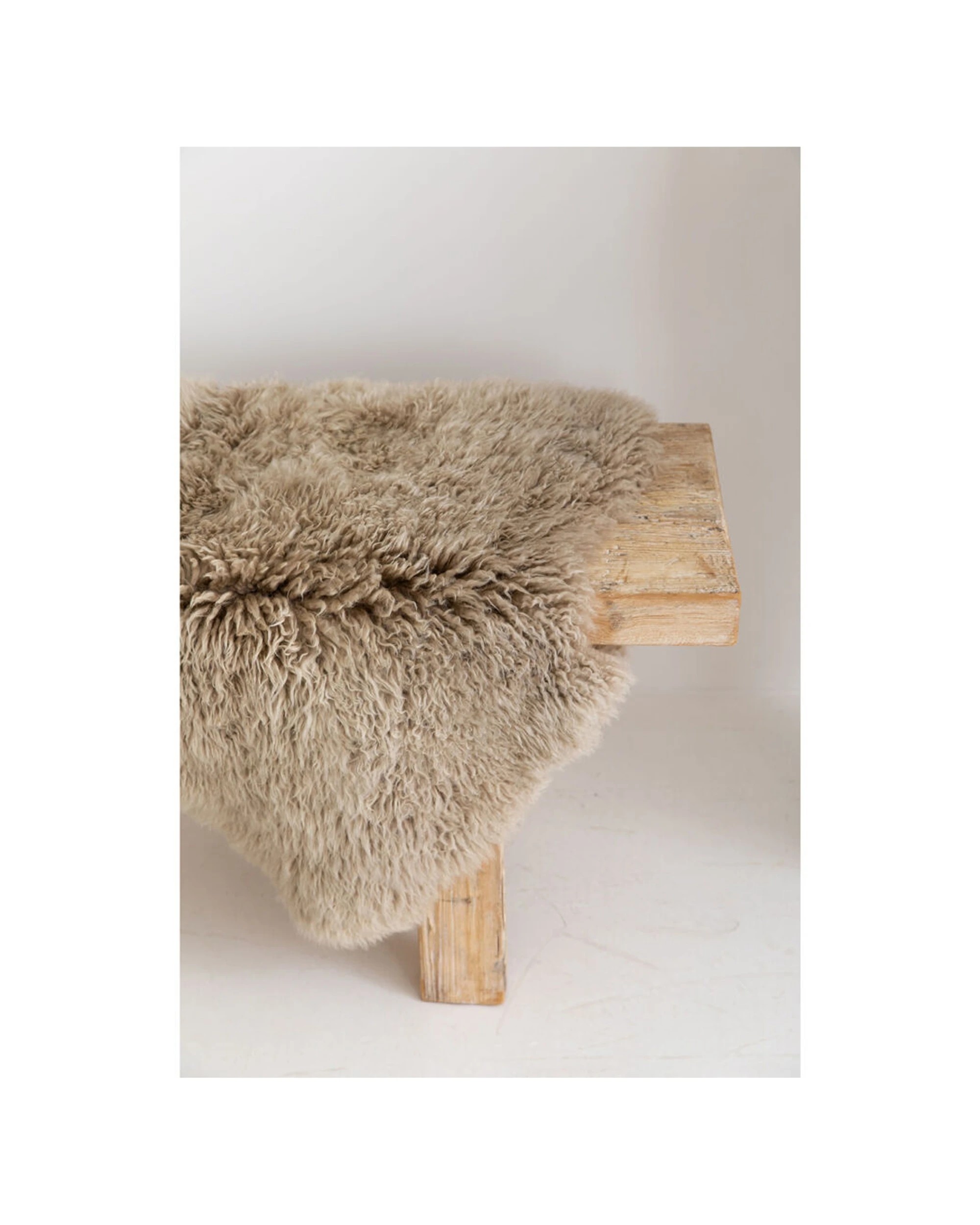 2 Huxford Grove The Kingston Sheepskin Rug Single Ethically Sourced Pelican - Natural, 2 of 3
