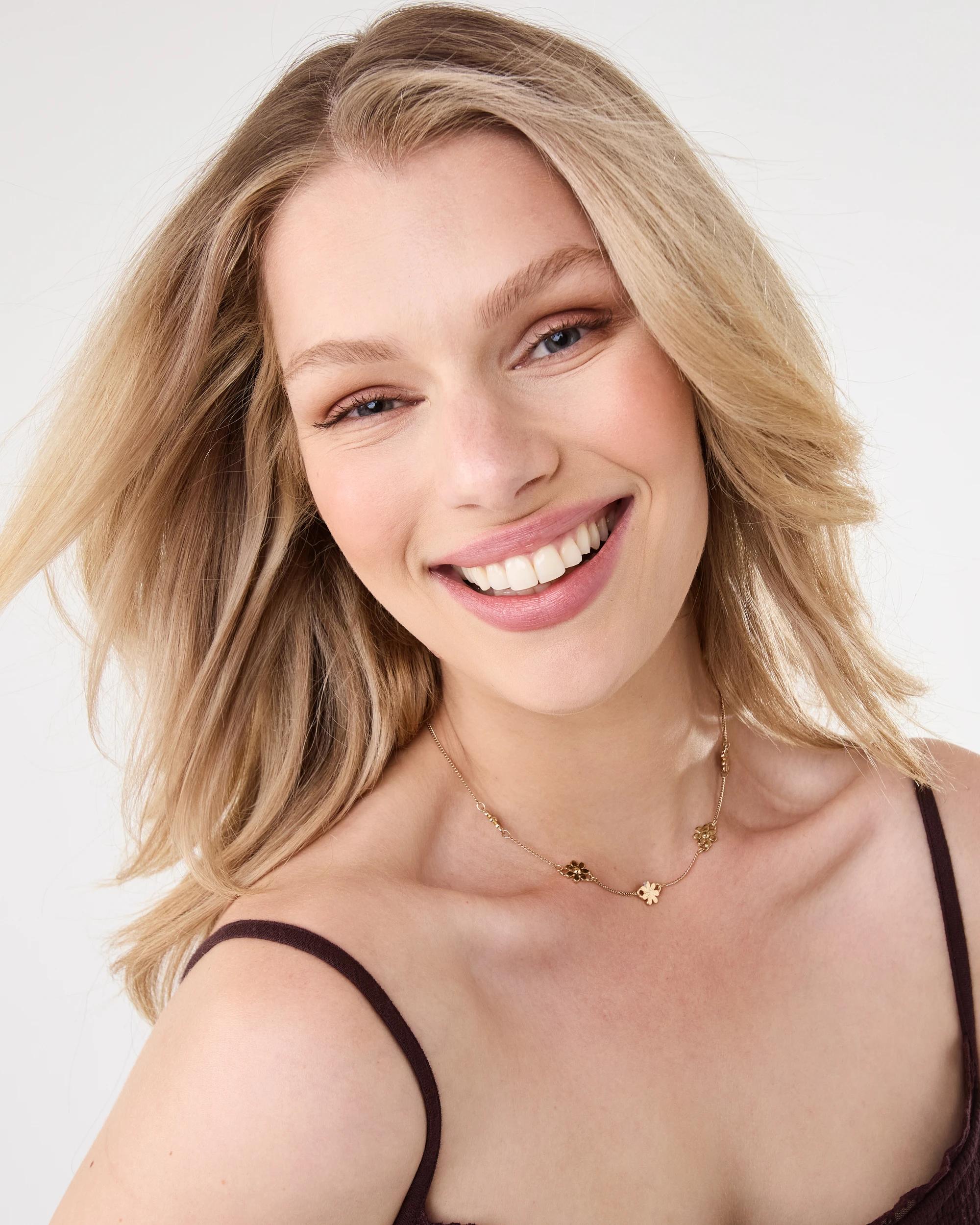 3 Basic Station Flower Necklace - Gold Look Gold, 3 of 6