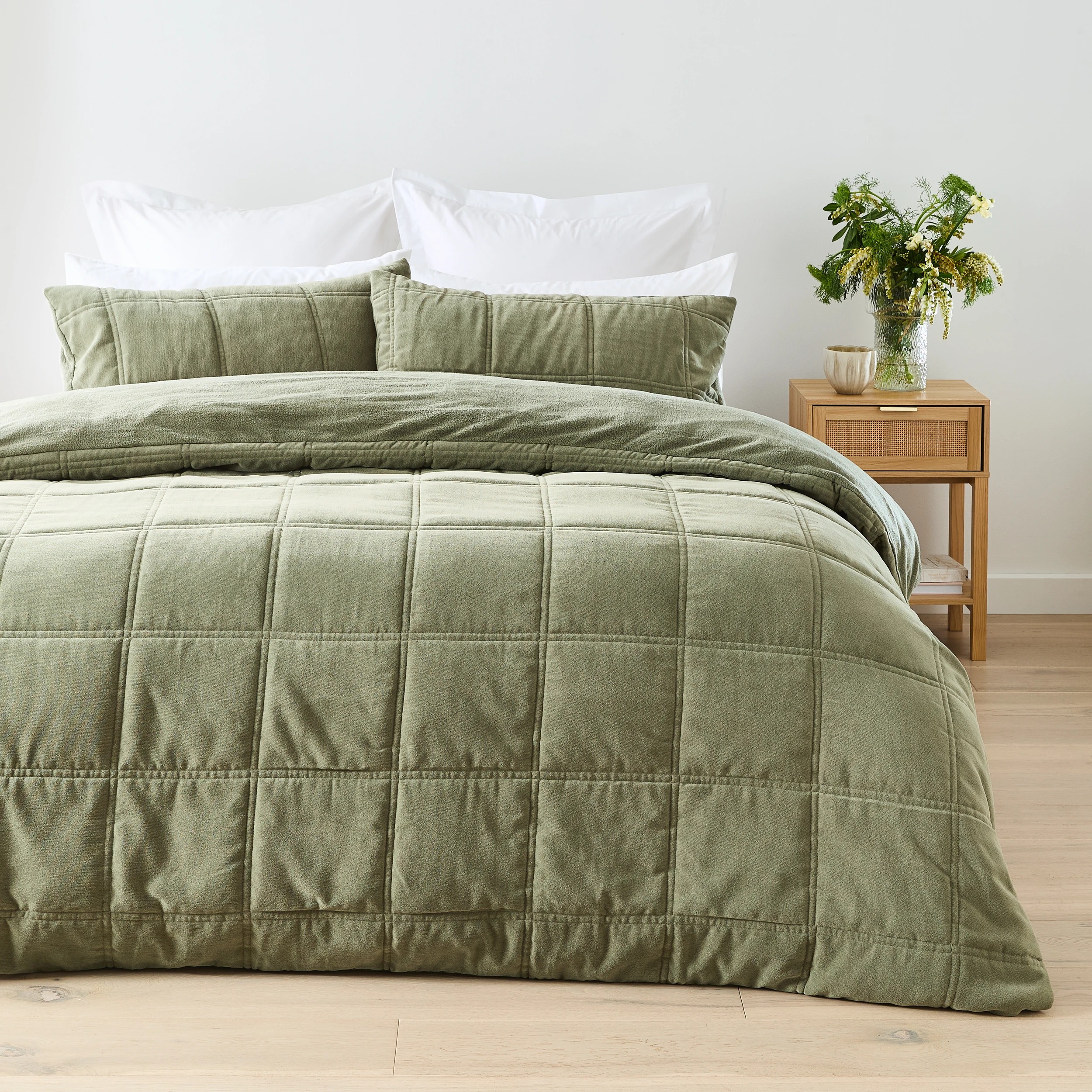 1 Chenille Velvet Quilt Cover Set - Super King Bed, Green, 1 of 7