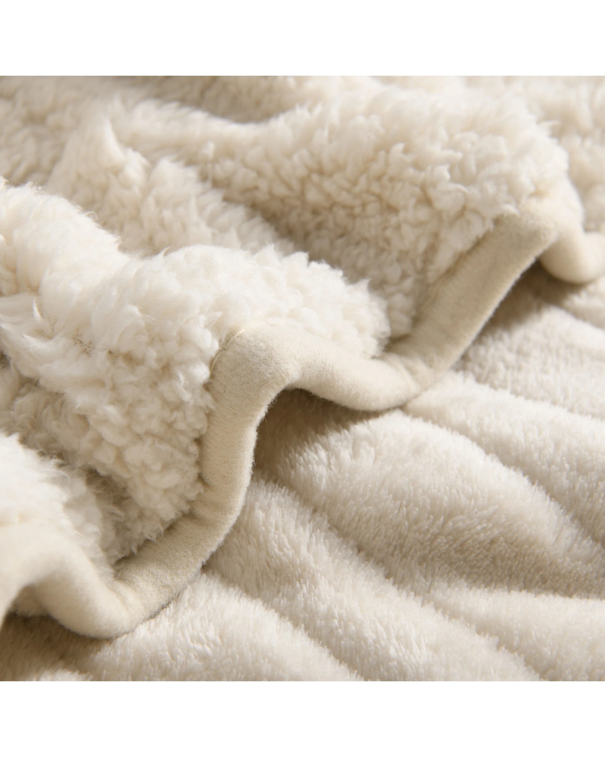 4 Dreamaker Eve Reversible Sherpa & Coral Fleece Heated Throw 130x160cm - Cream, 4 of 8