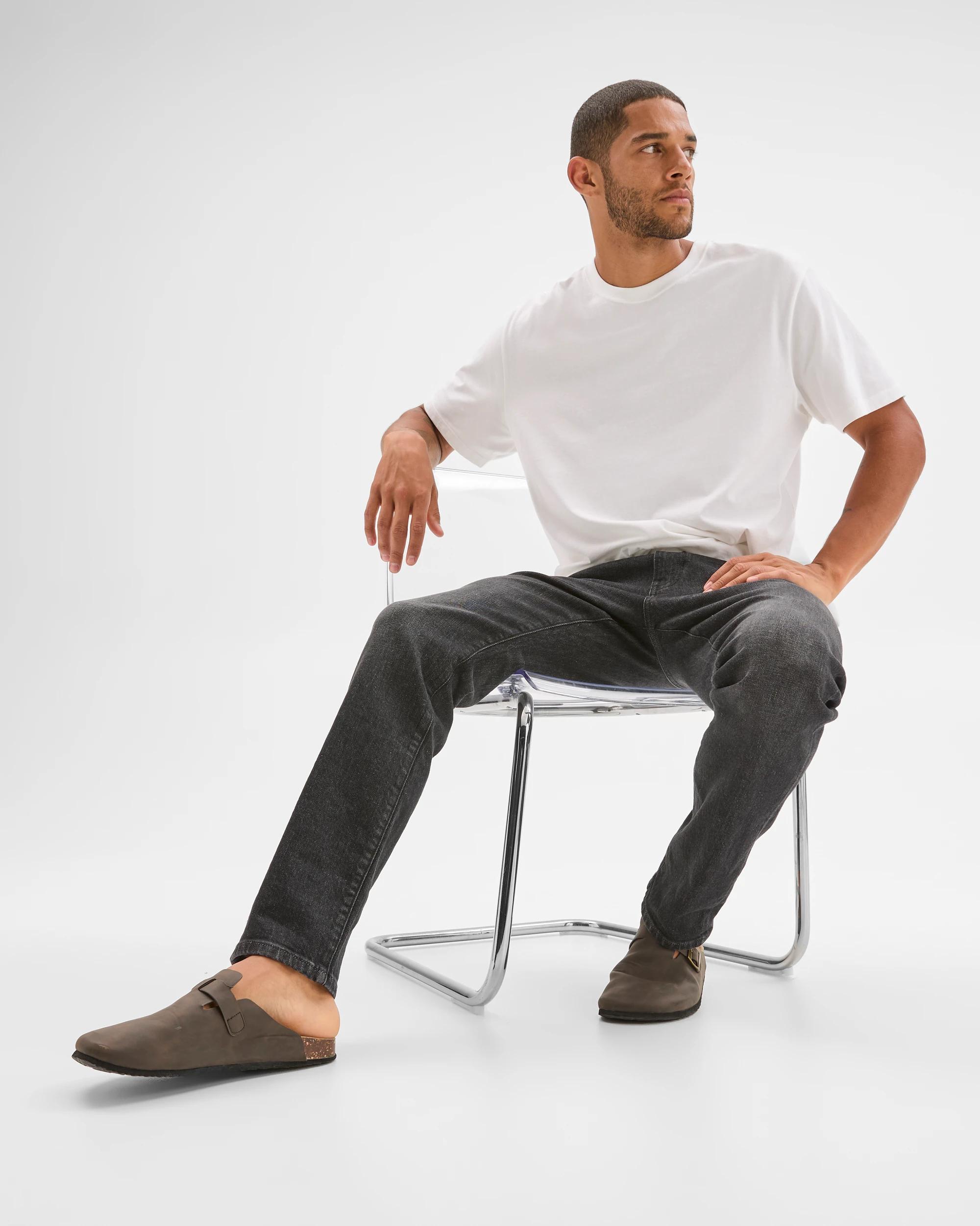 1 Target Man Straight Fit Denim Jeans WASHED BLACK, 1 of 6