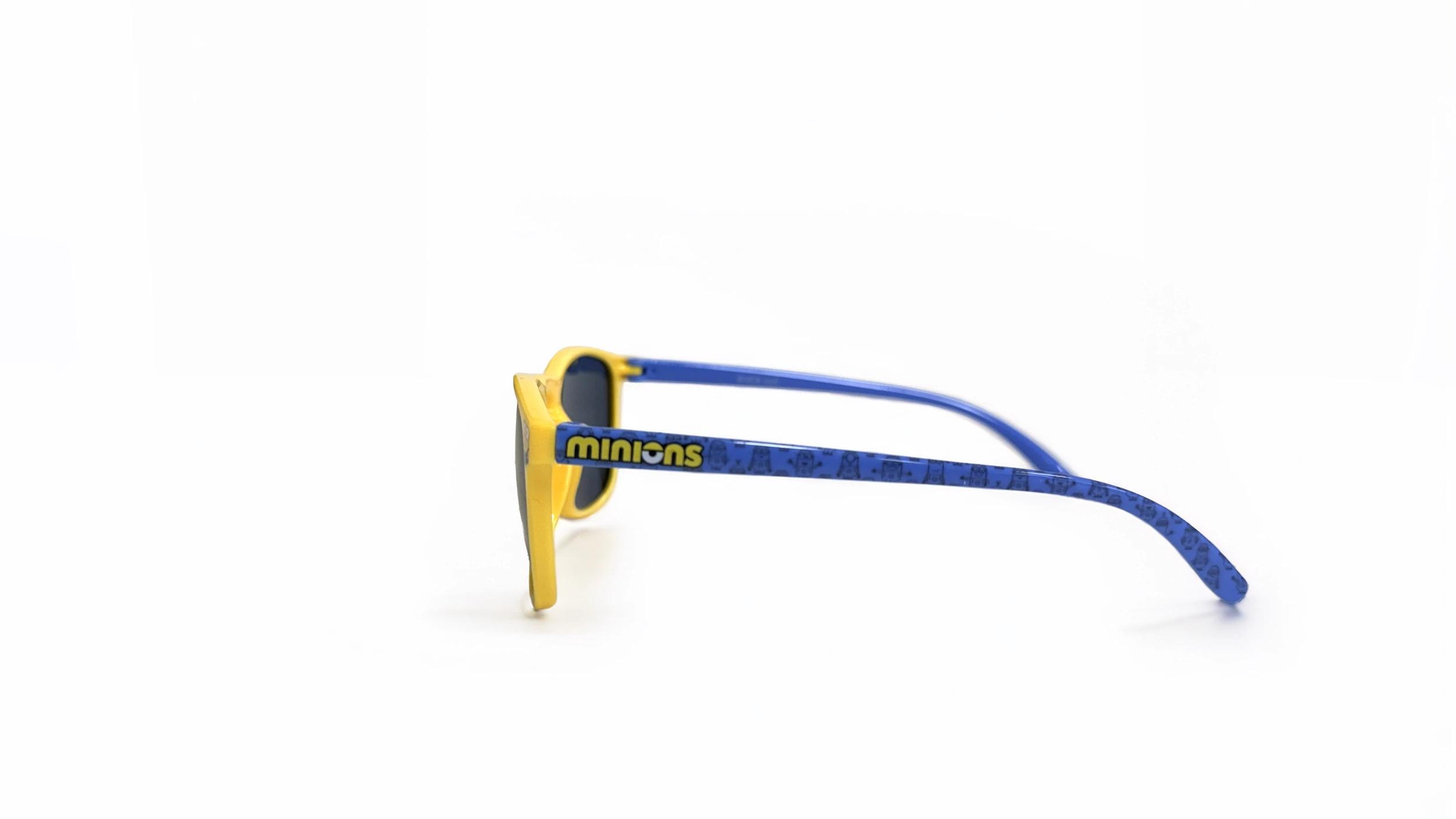 5 Illumination's Minions License Children's Sunglasses and Case Set Minion, 5 of 6