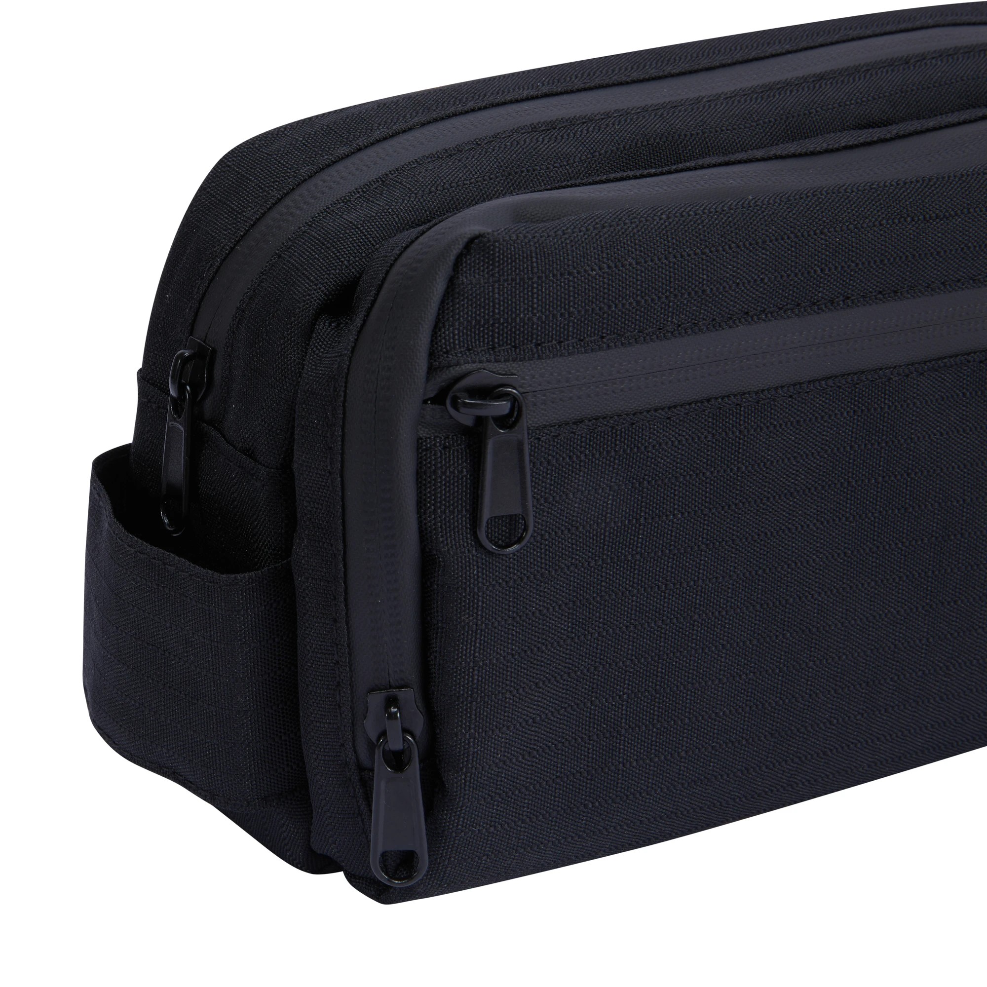 3 Groomsmith Wash Bag, 3 of 8