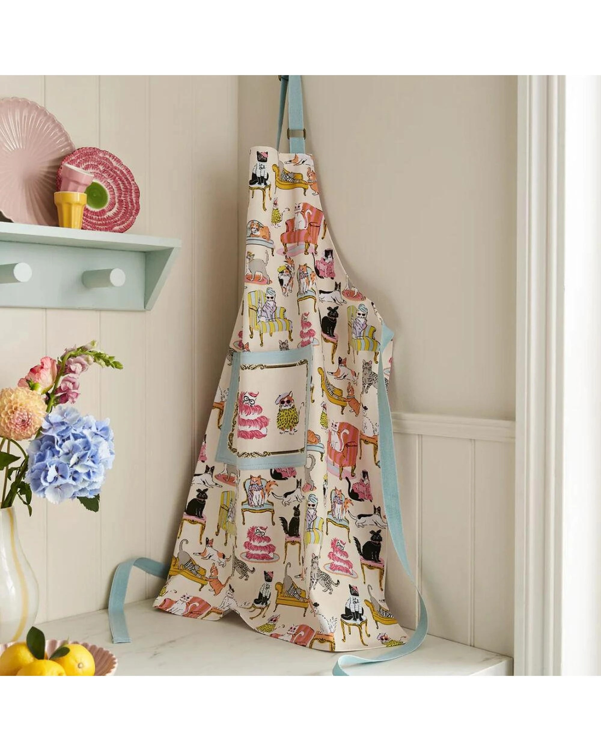 2 Ulster Weavers Apron Cool Cats  80 x 70cm, 2 of 2
